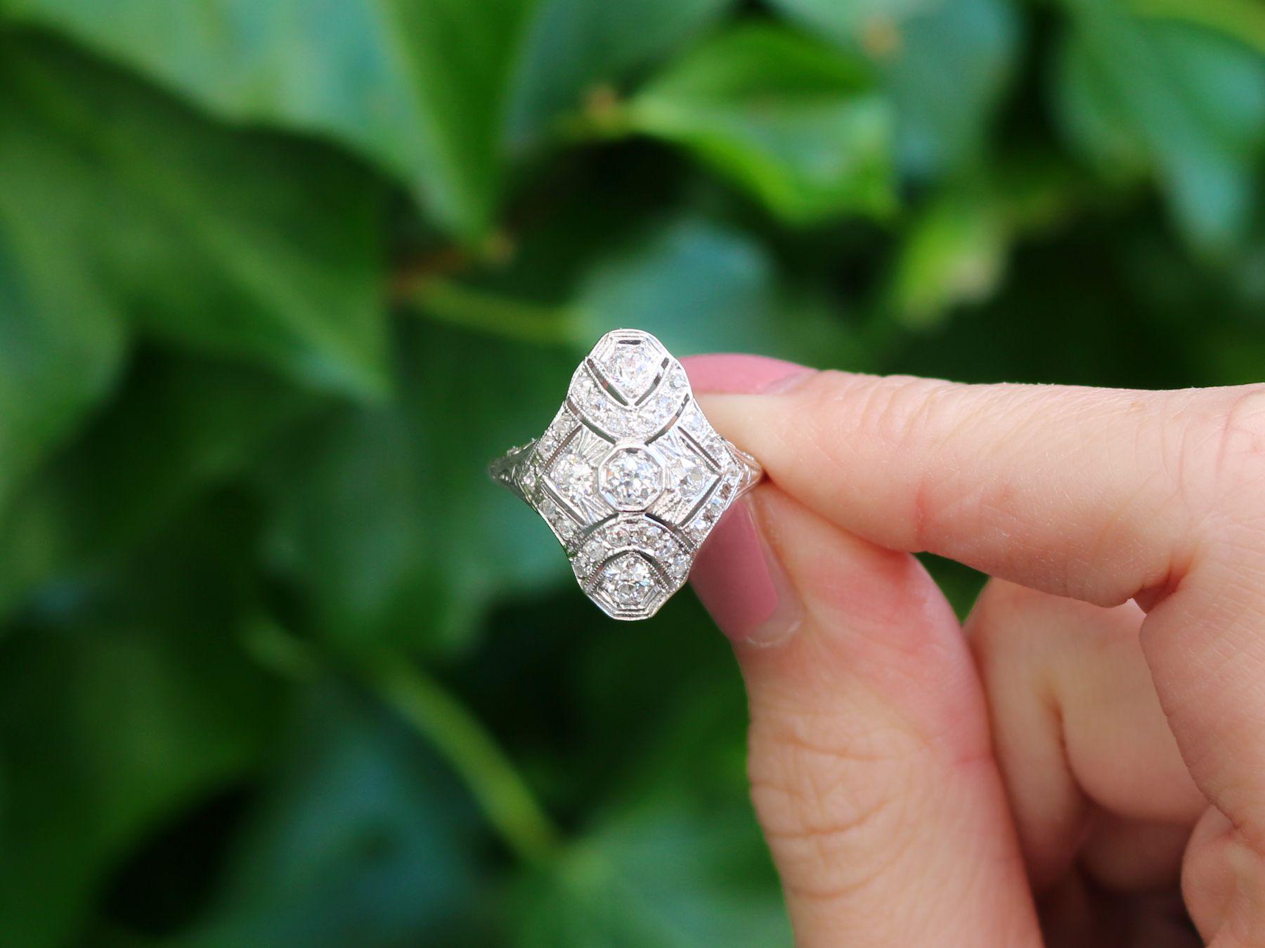 A stunning, fine and impressive 1.18 carat diamond and 14 karat white gold dress ring; part of our diverse antique jewelry and estate jewelry collections.

This stunning, fine and impressive diamond ring has been crafted in 14k white gold.

The