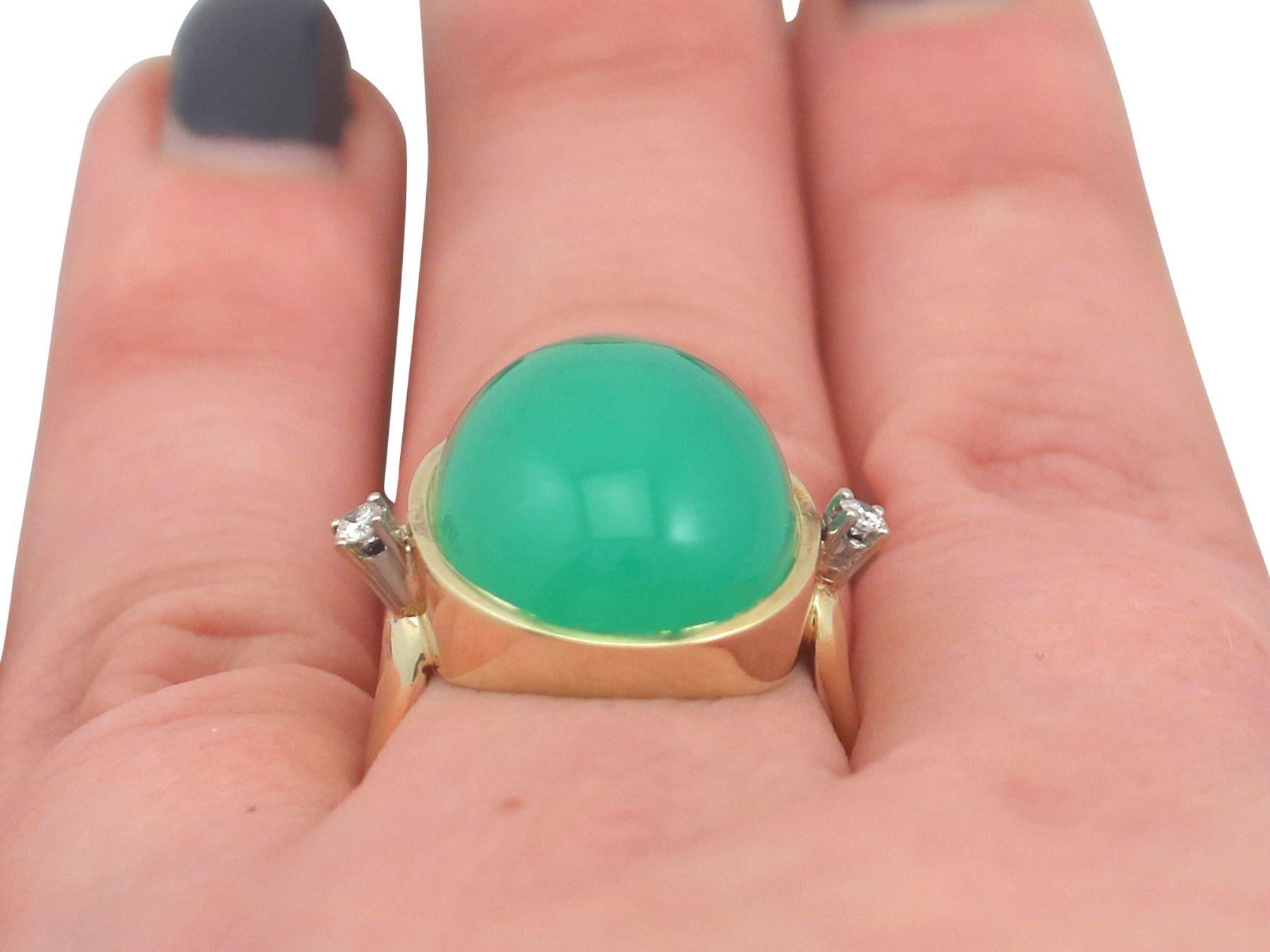 1930s Antique 14.98Ct Cabochon Cut Chrysoprase and Diamond Gold Cocktail Ring 2