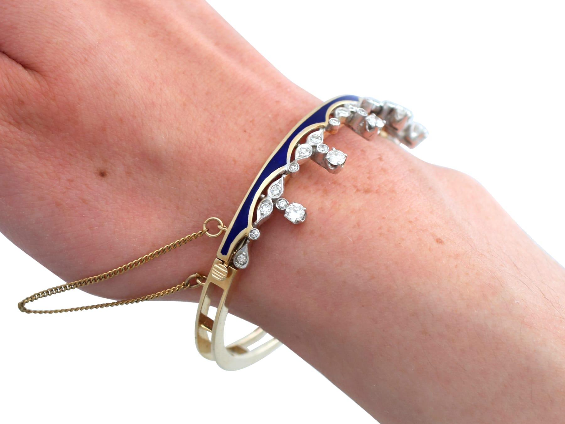 1930s Antique 1.62 Carat Diamond and Enamel Yellow Gold Crown Bangle For Sale 4