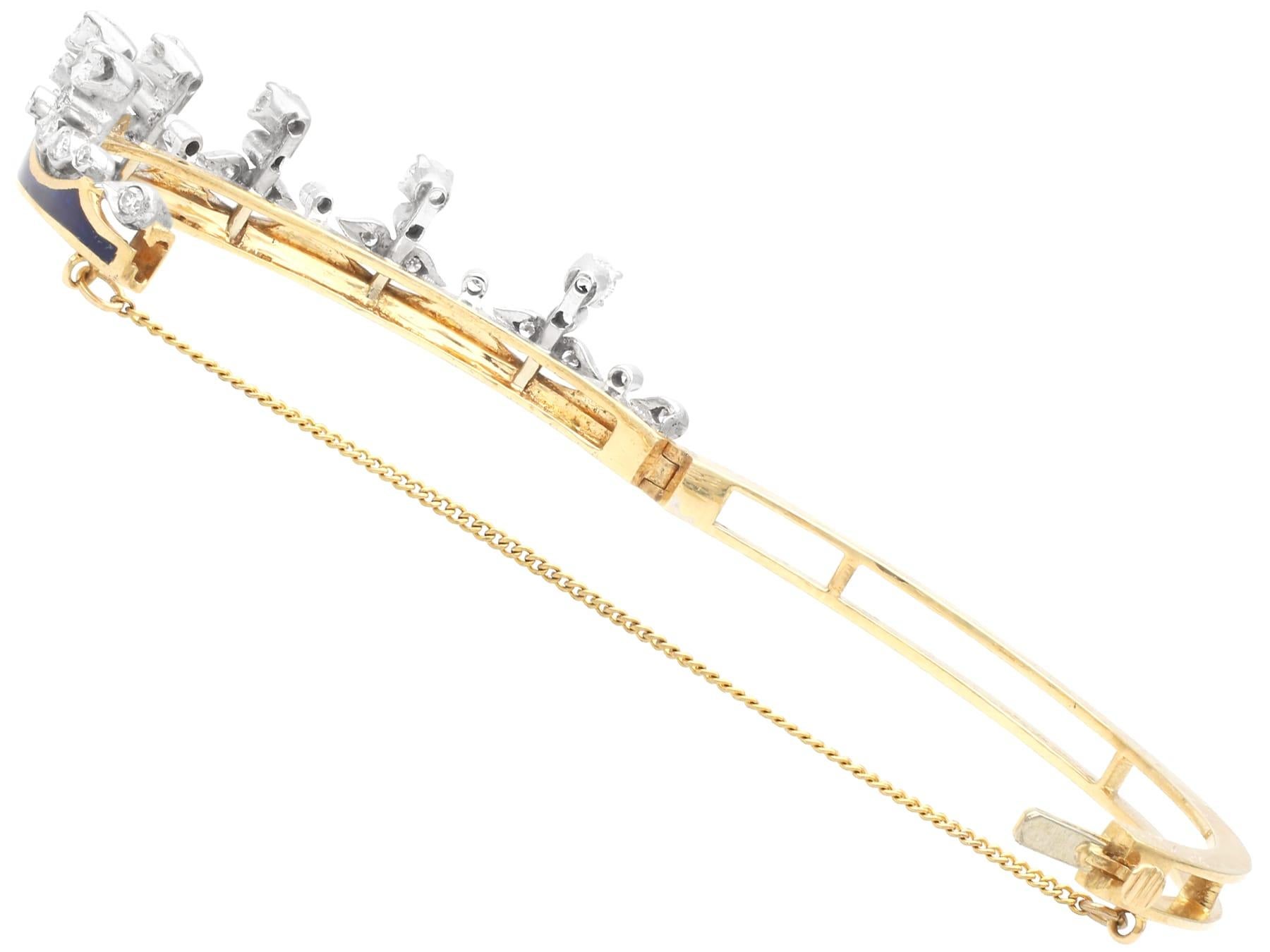 1930s Antique 1.62 Carat Diamond and Enamel Yellow Gold Crown Bangle In Excellent Condition For Sale In Jesmond, Newcastle Upon Tyne