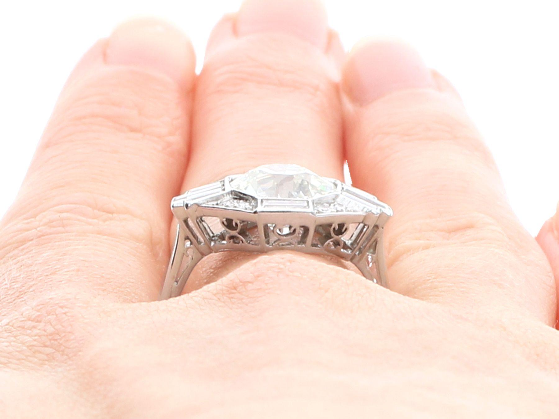 Women's or Men's 1930s Antique Art Deco 3.75 Carat Diamond and Platinum Engagement Ring For Sale