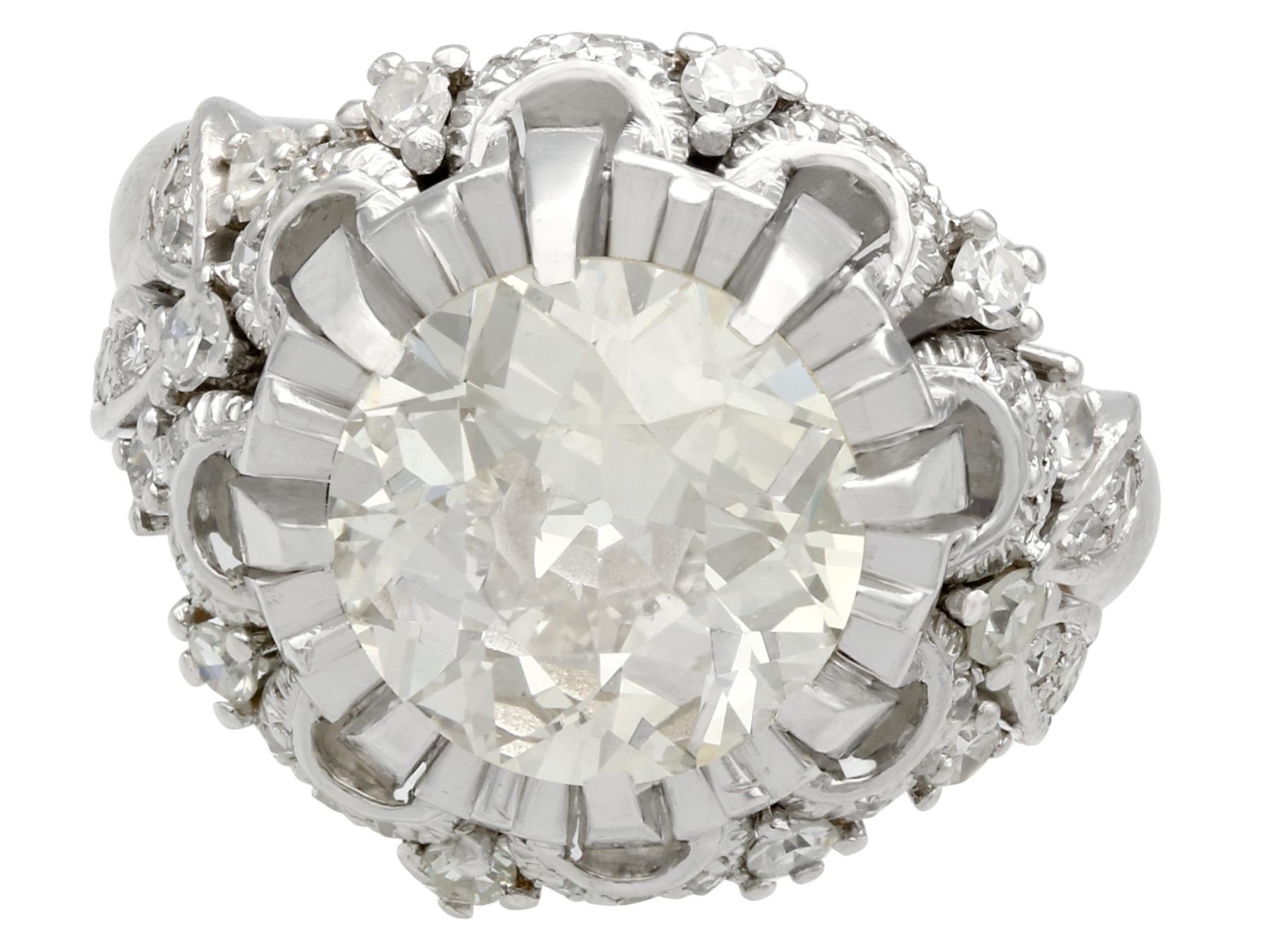 Women's or Men's 1930s Antique 4.31 Carat Diamond and Platinum Cluster Ring