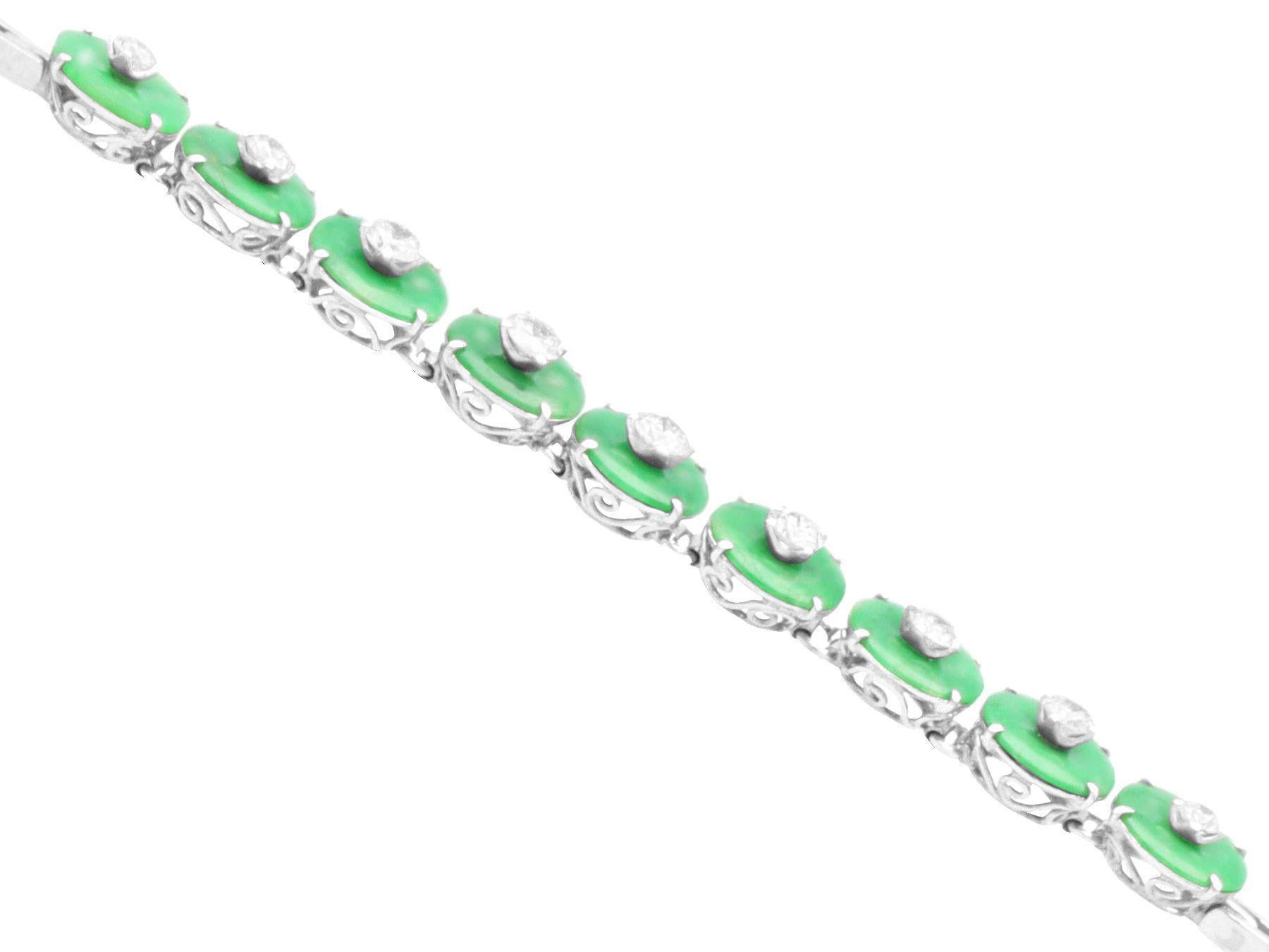 1930s 6.90 Carat Jadeite and Diamond Platinum Bracelet For Sale 1