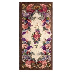 1930s Antique American Hooked Rug with Floral Rose Design 3
1" x 6
1" Carpet
