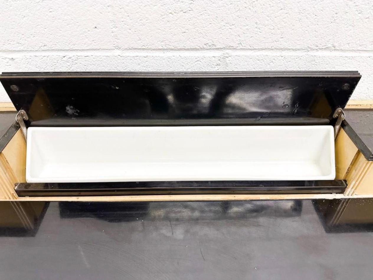 Métal Années 1920 Art Déco American Cabinet Co. Cabinet en vente