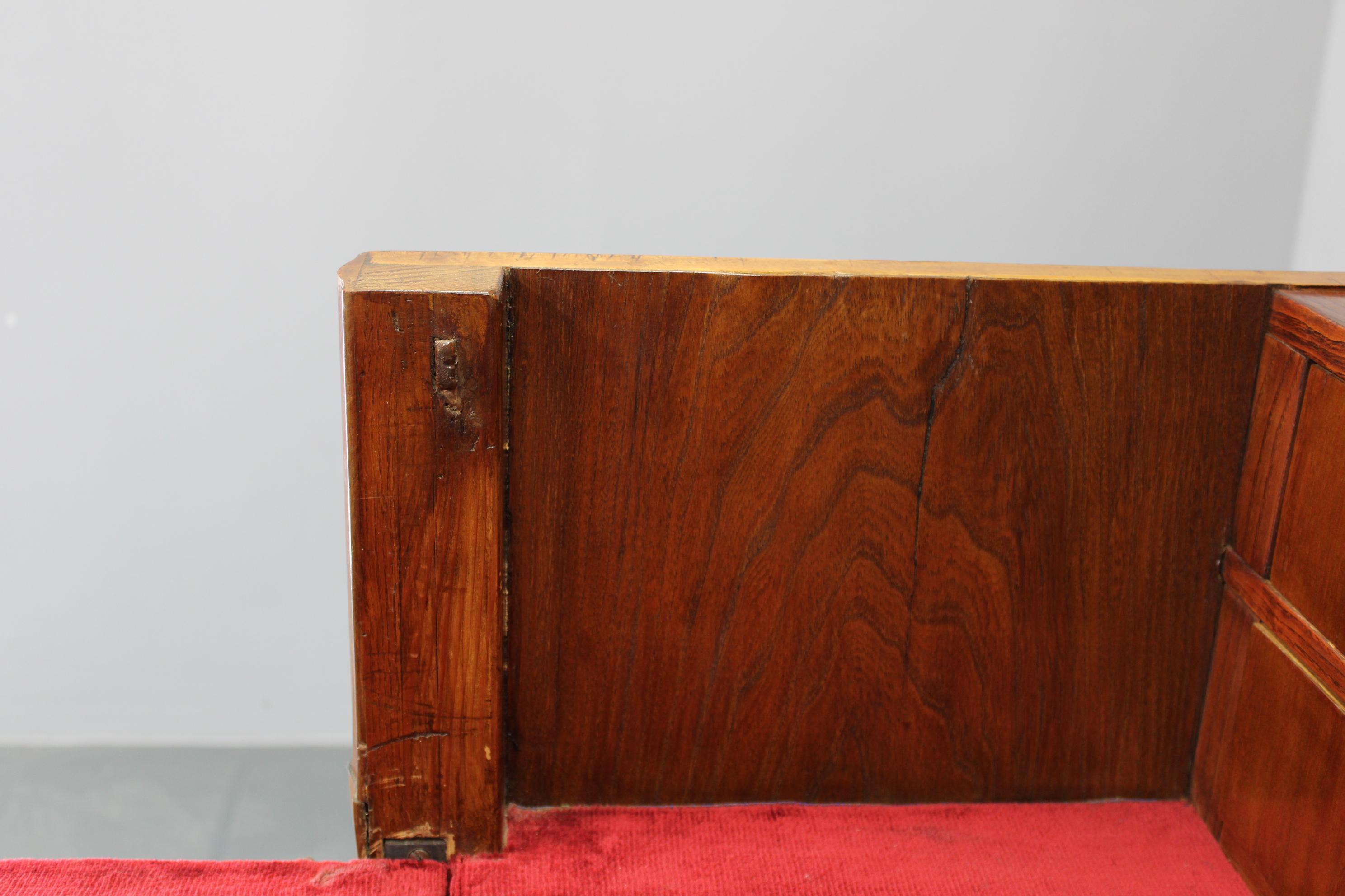 1930er Jahre Antiker Schrank mit Schreibfläche in Nussbaum, Tschechoslowakei im Angebot 9