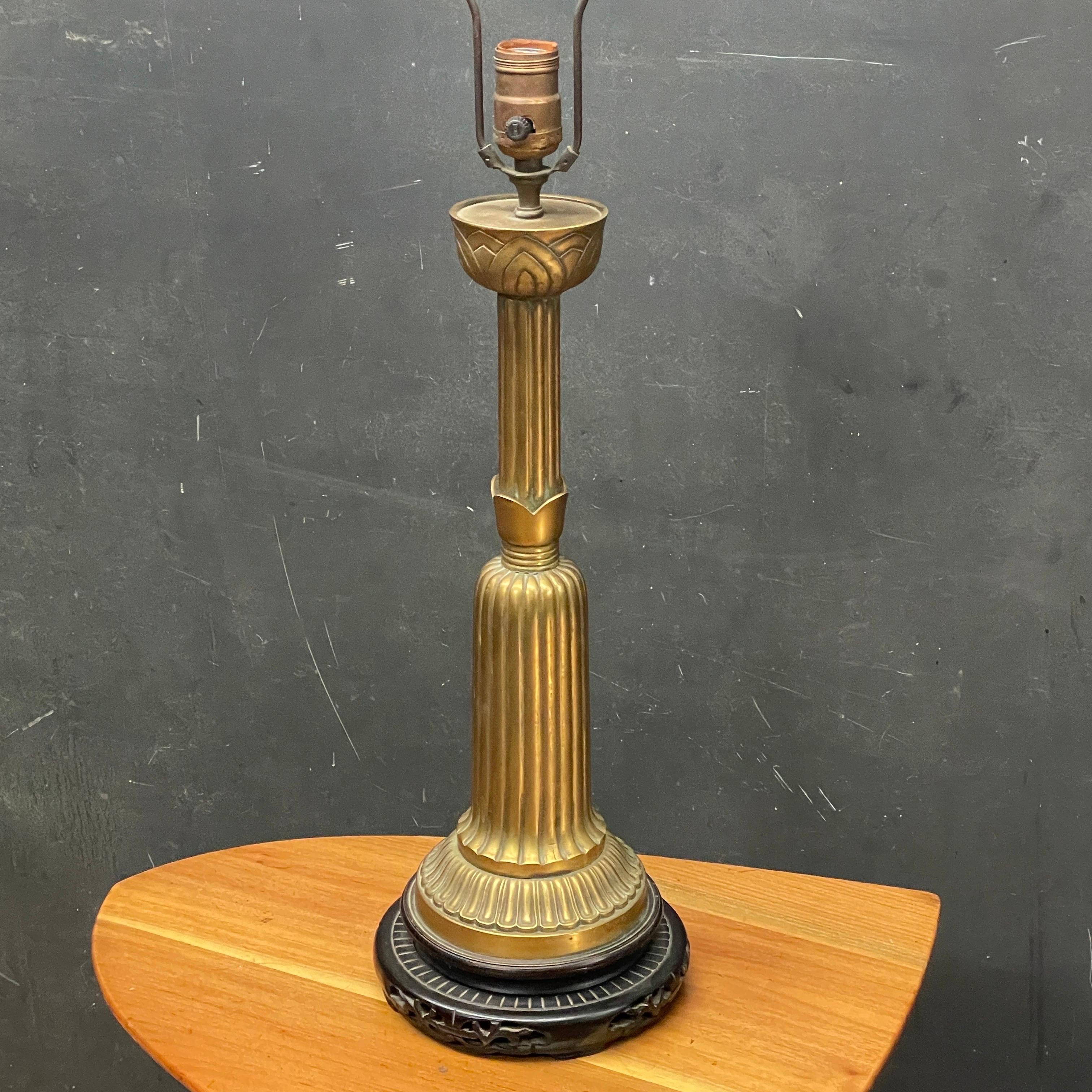 1930s Antique Chinese Brass Lotus Table Lamp, Hollywood Regency For Sale 6