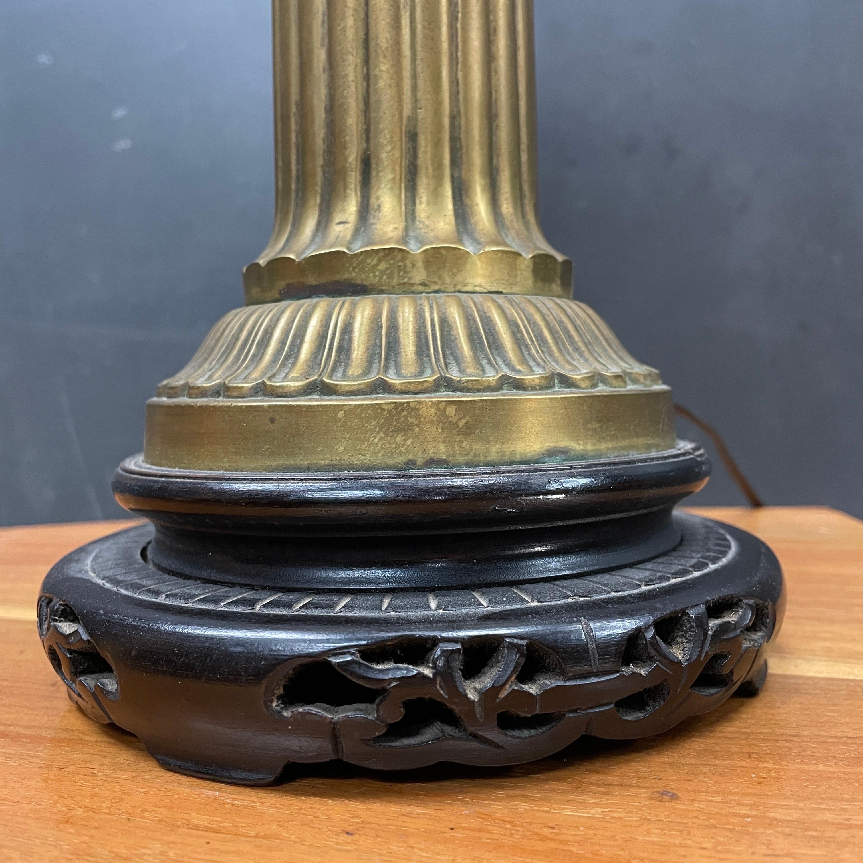 1930s Antique Chinese Brass Lotus Table Lamp, Hollywood Regency For Sale 12