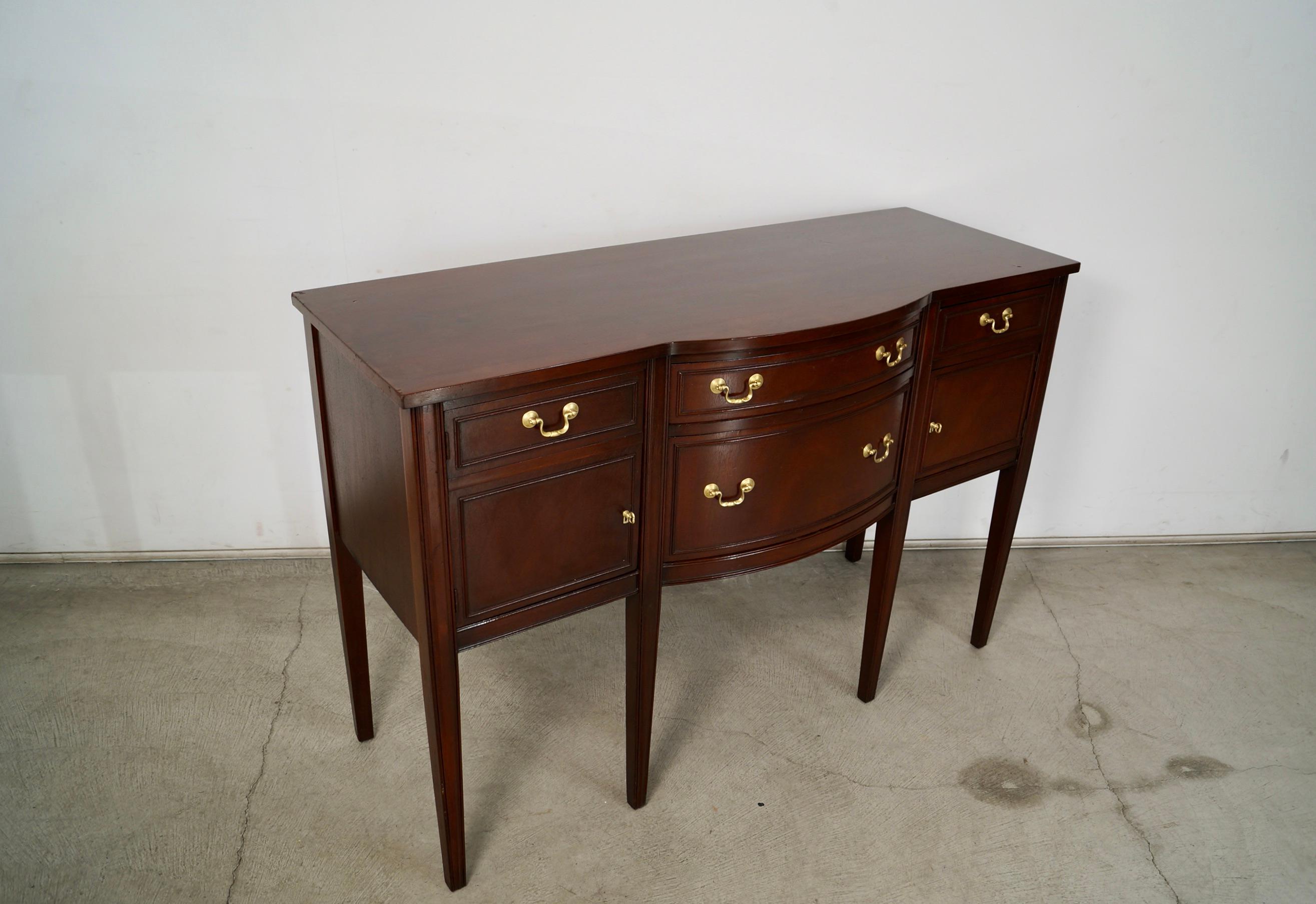 1930's Antique Federal Duncan Phyfe Style Sideboard For Sale 4