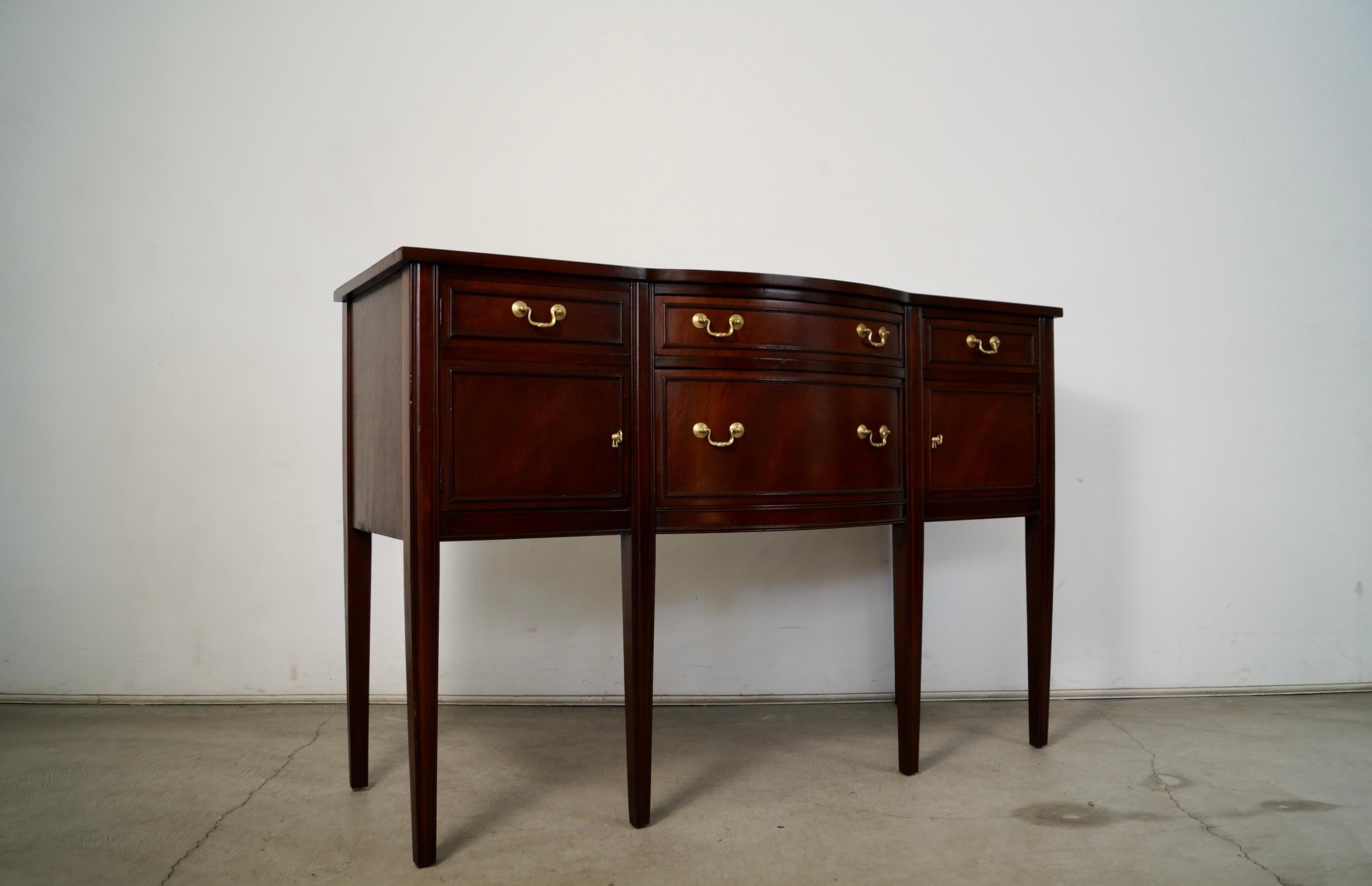 1930's Antique Federal Duncan Phyfe Style Sideboard For Sale 5