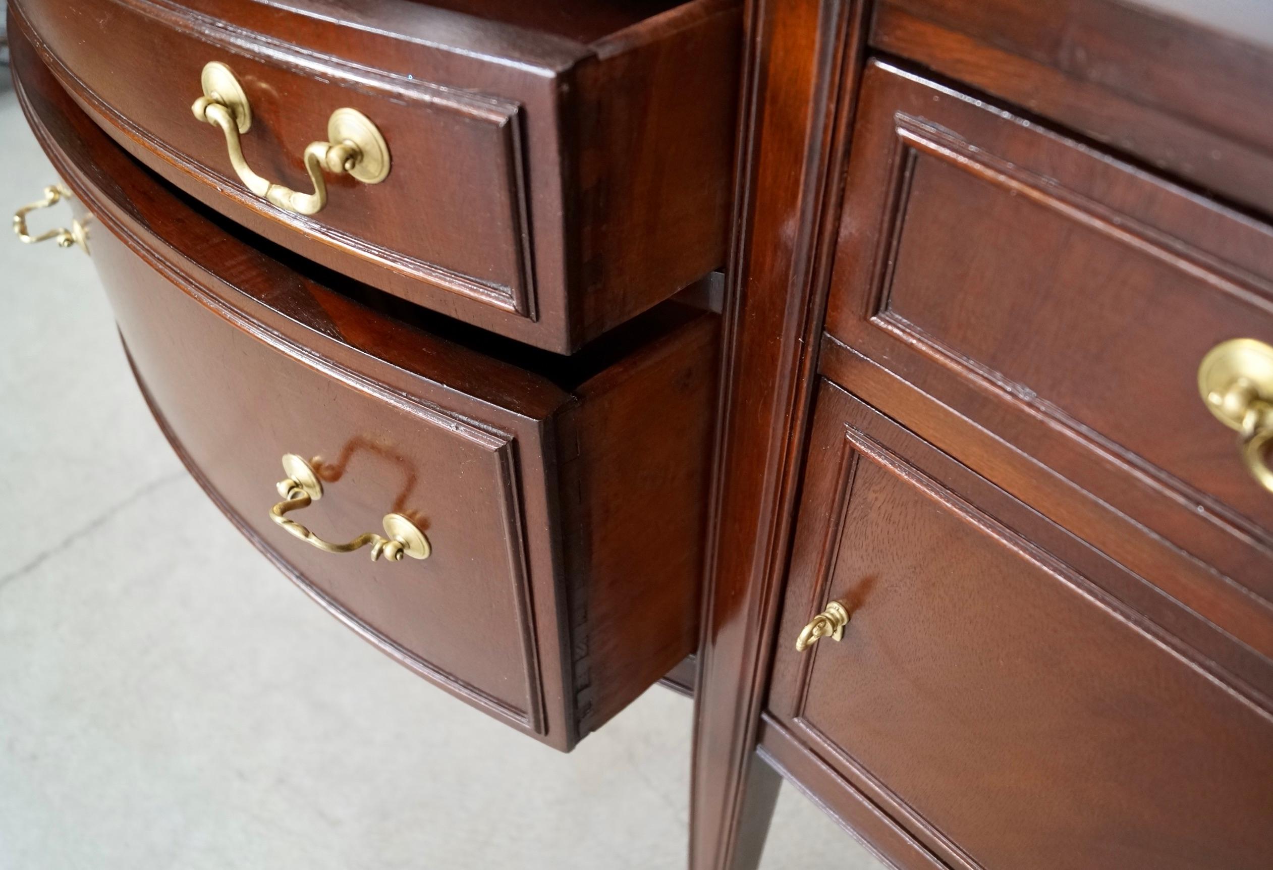 1930's Antique Federal Duncan Phyfe Style Sideboard For Sale 14