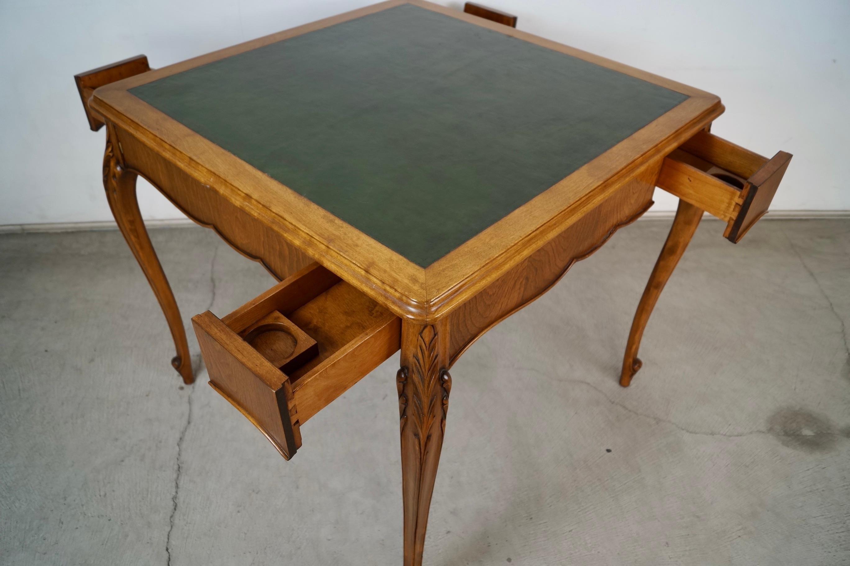 Table de poker / table de jeu en cuir Antique French Style Louis XV des années 1930 en vente 4