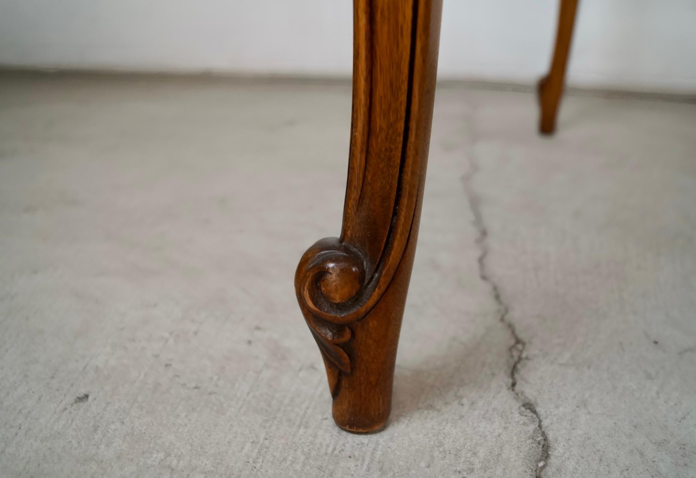 Table de poker / table de jeu en cuir Antique French Style Louis XV des années 1930 en vente 13