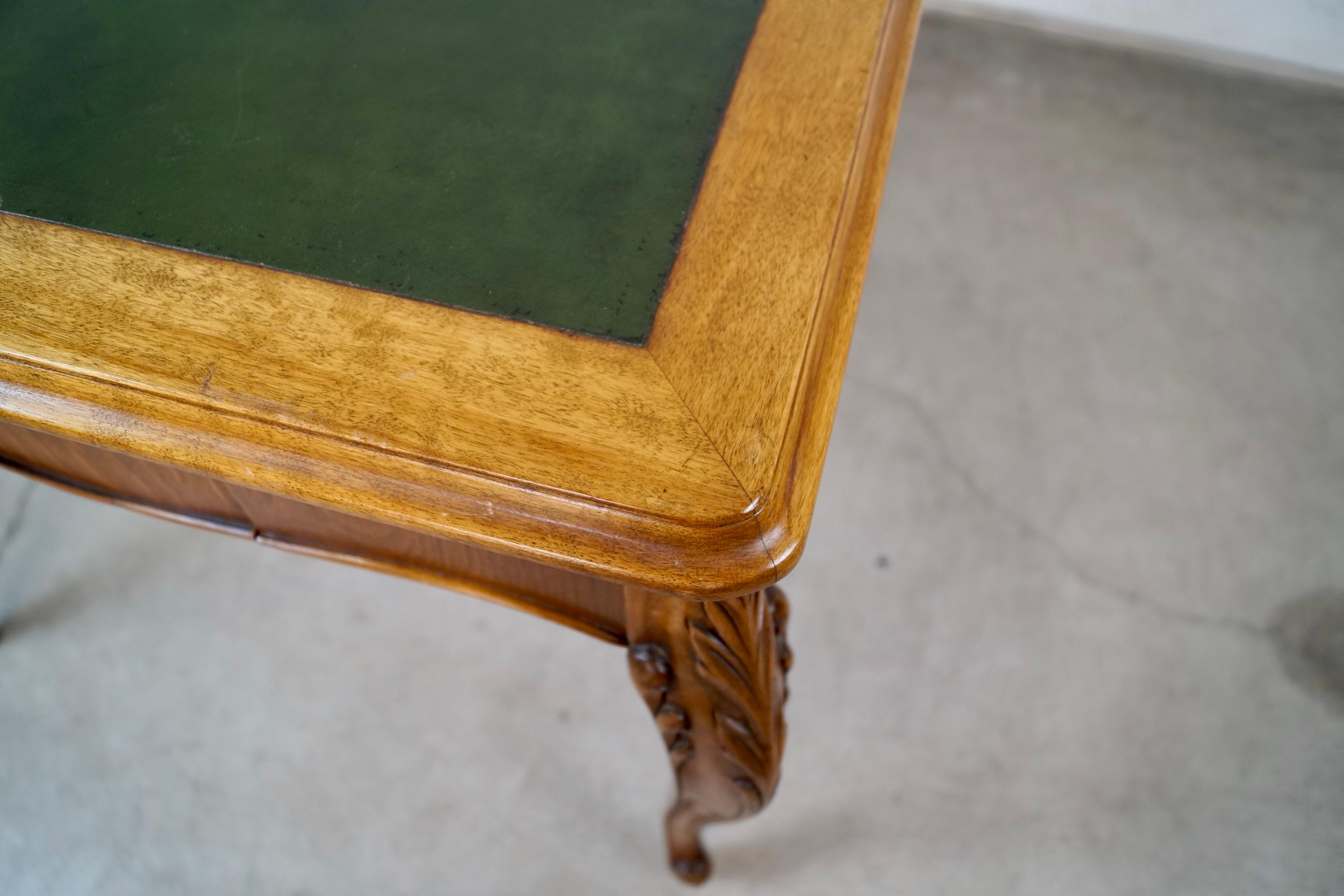 Table de poker / table de jeu en cuir Antique French Style Louis XV des années 1930 en vente 14