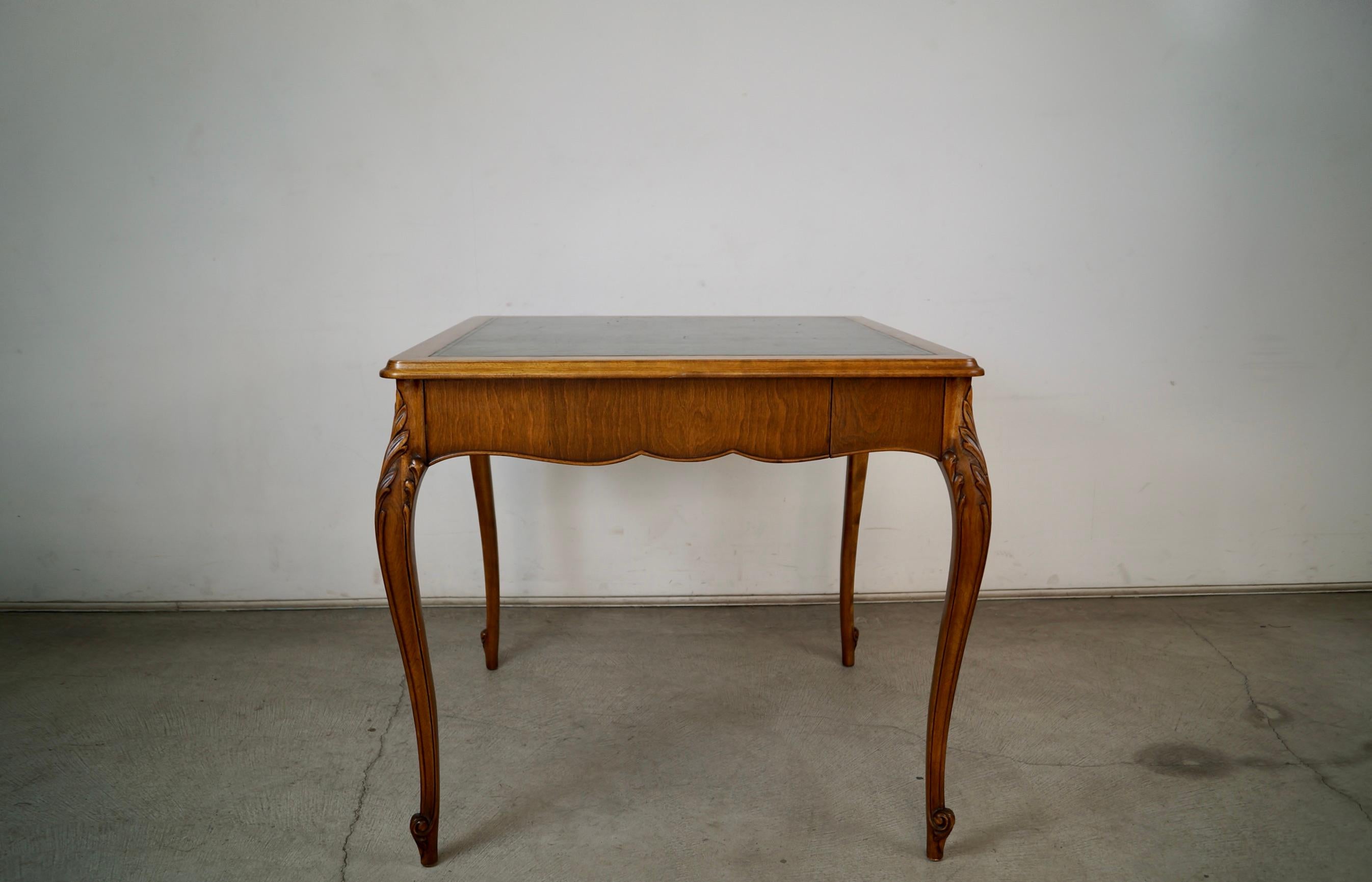Table de poker / table de jeu en cuir Antique French Style Louis XV des années 1930 en vente 3