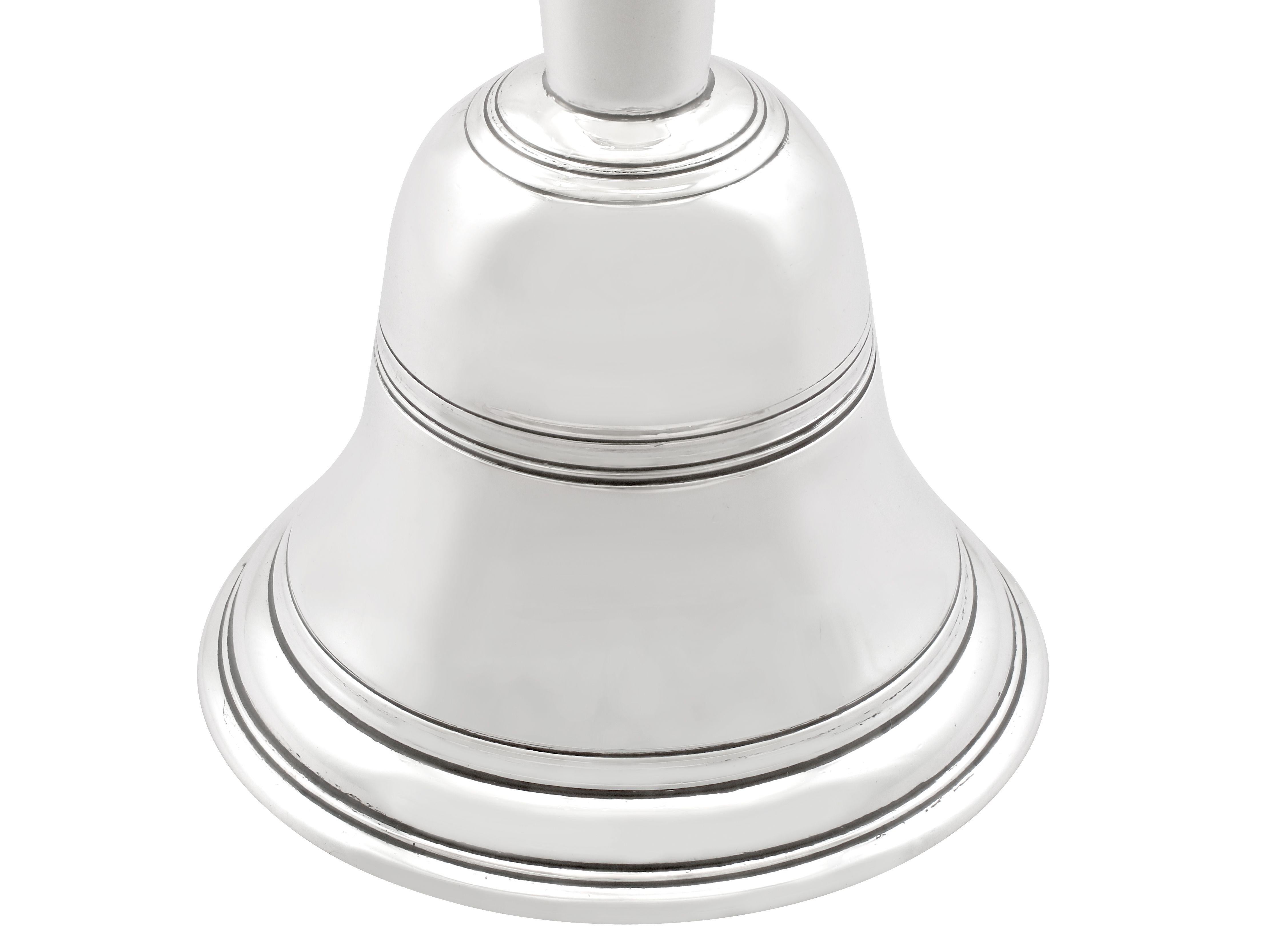 Mappin & Webb Ltd Antique Sterling Silver Table Bell (1934) In Excellent Condition For Sale In Jesmond, Newcastle Upon Tyne