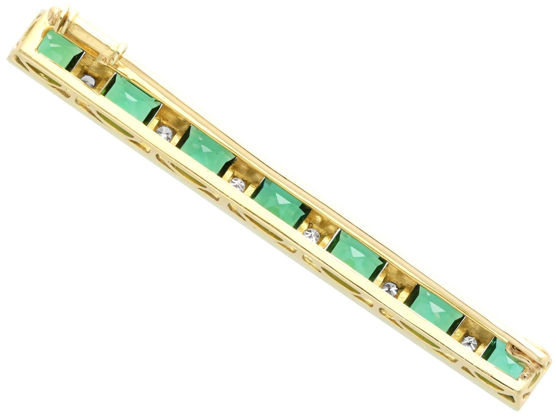 1930s Green Tourmaline Diamond 14k Yellow Gold Bar Brooch In Excellent Condition For Sale In Jesmond, Newcastle Upon Tyne