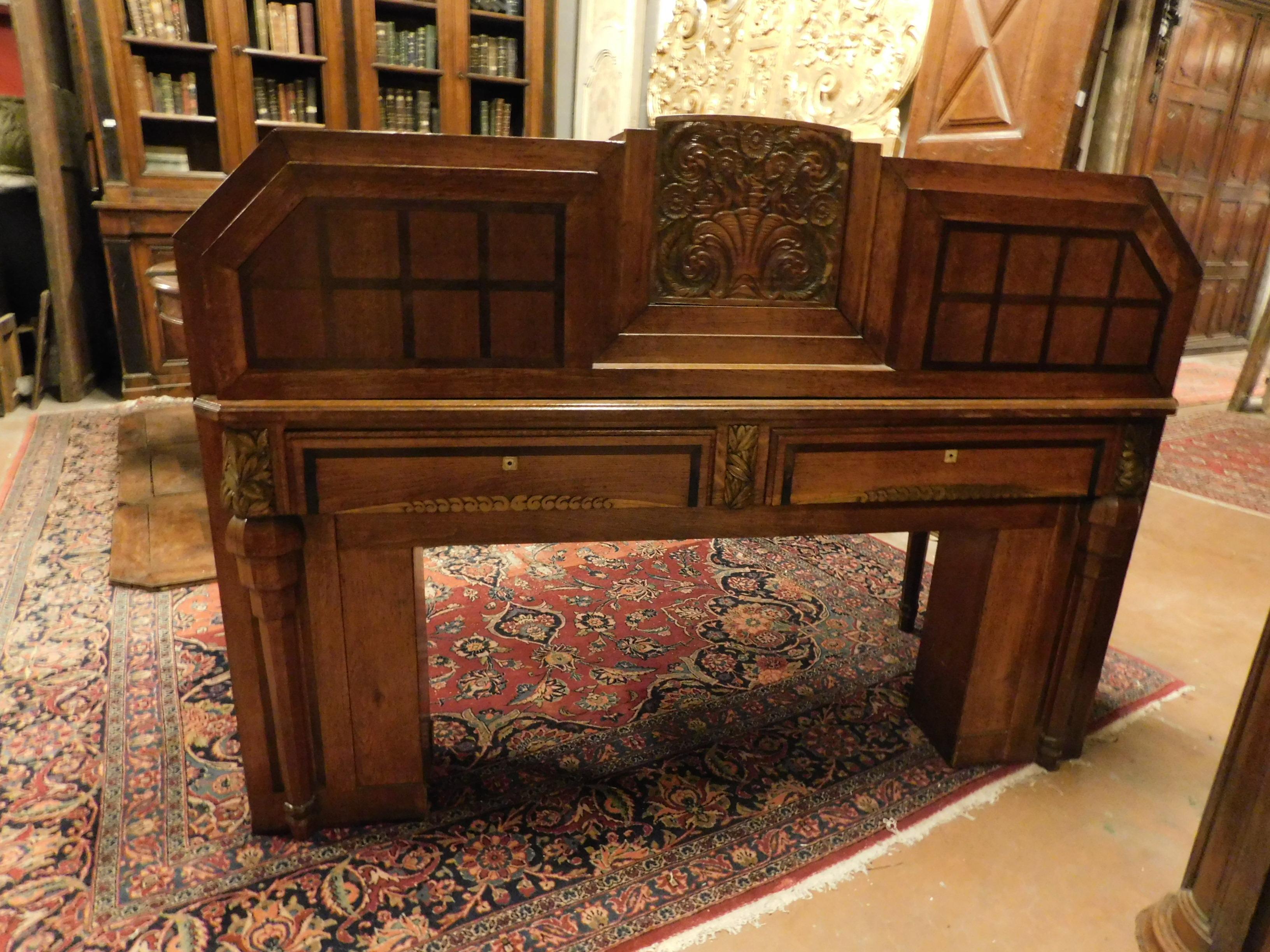 Antique reception desk with risers and drawers on all sides, very capacious, solid wood, coming from a French hotel, dated 1930, ideal in environments such as professional studios or to furnish a student room with a PC. Optimal to be placed in the