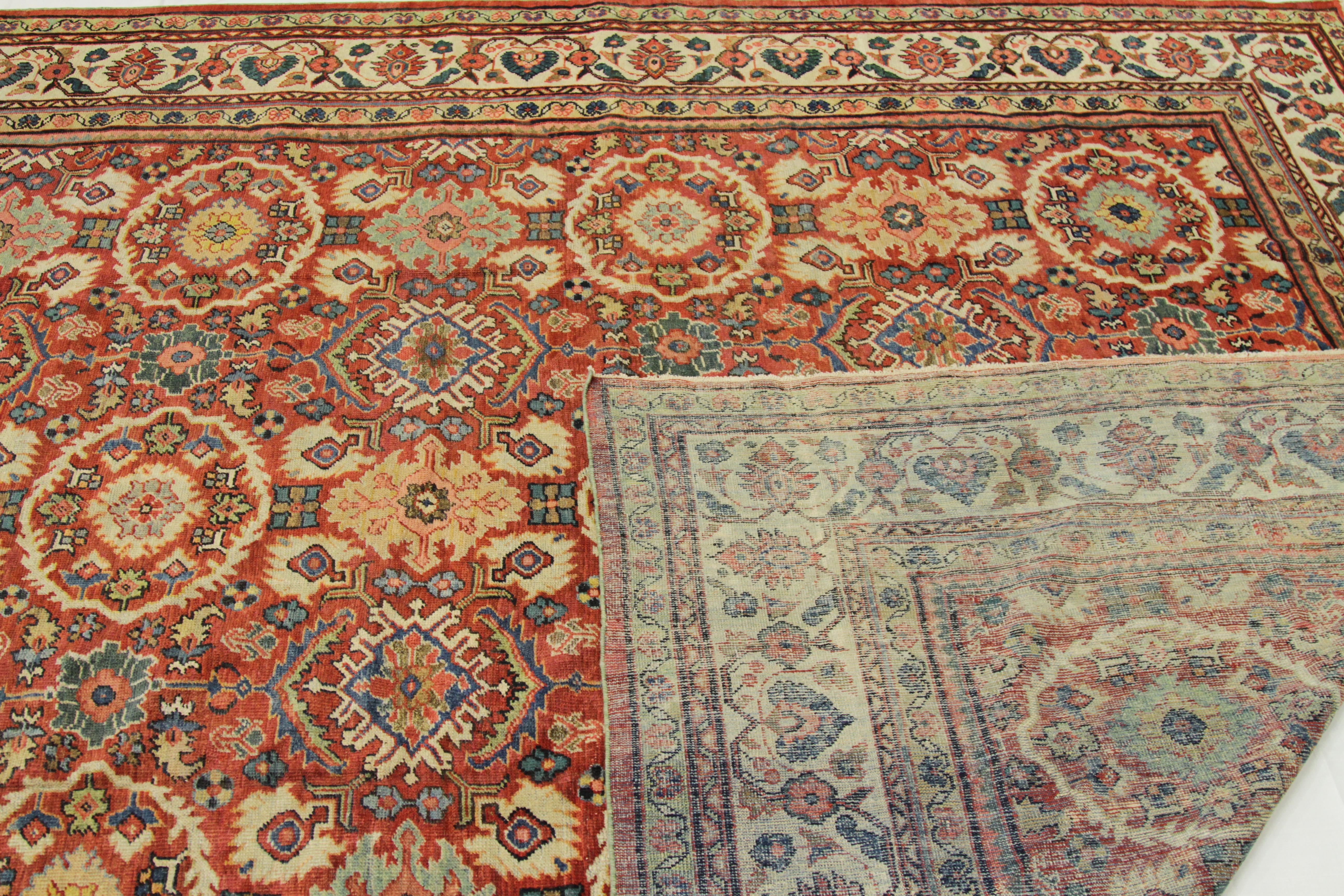 1930s Antique Sultanabad Persian Rug with Oval Floral Patterns in Ivory and Red In Excellent Condition For Sale In Dallas, TX