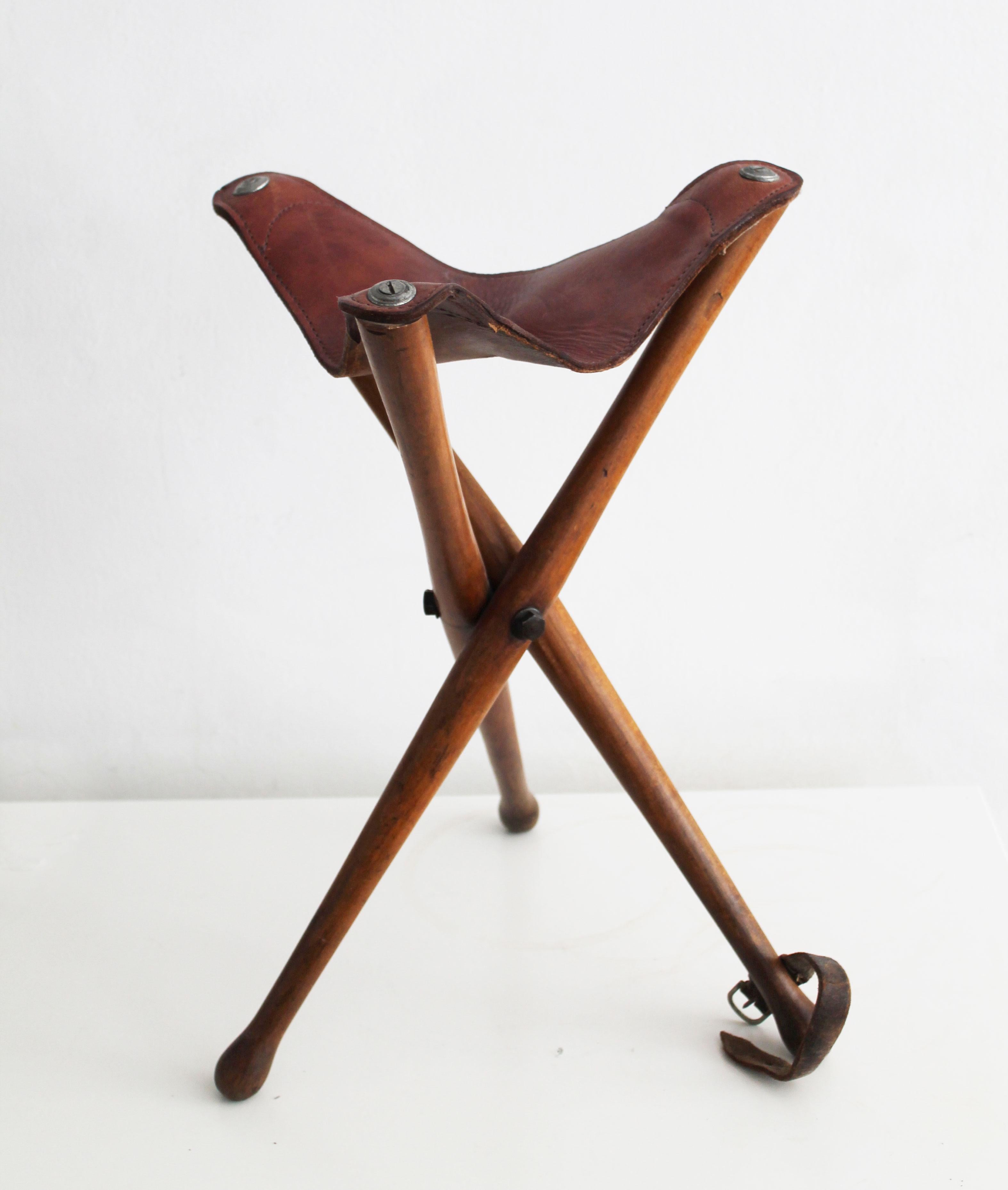 Mid-20th Century 1930's Antique Tourist Folding chair