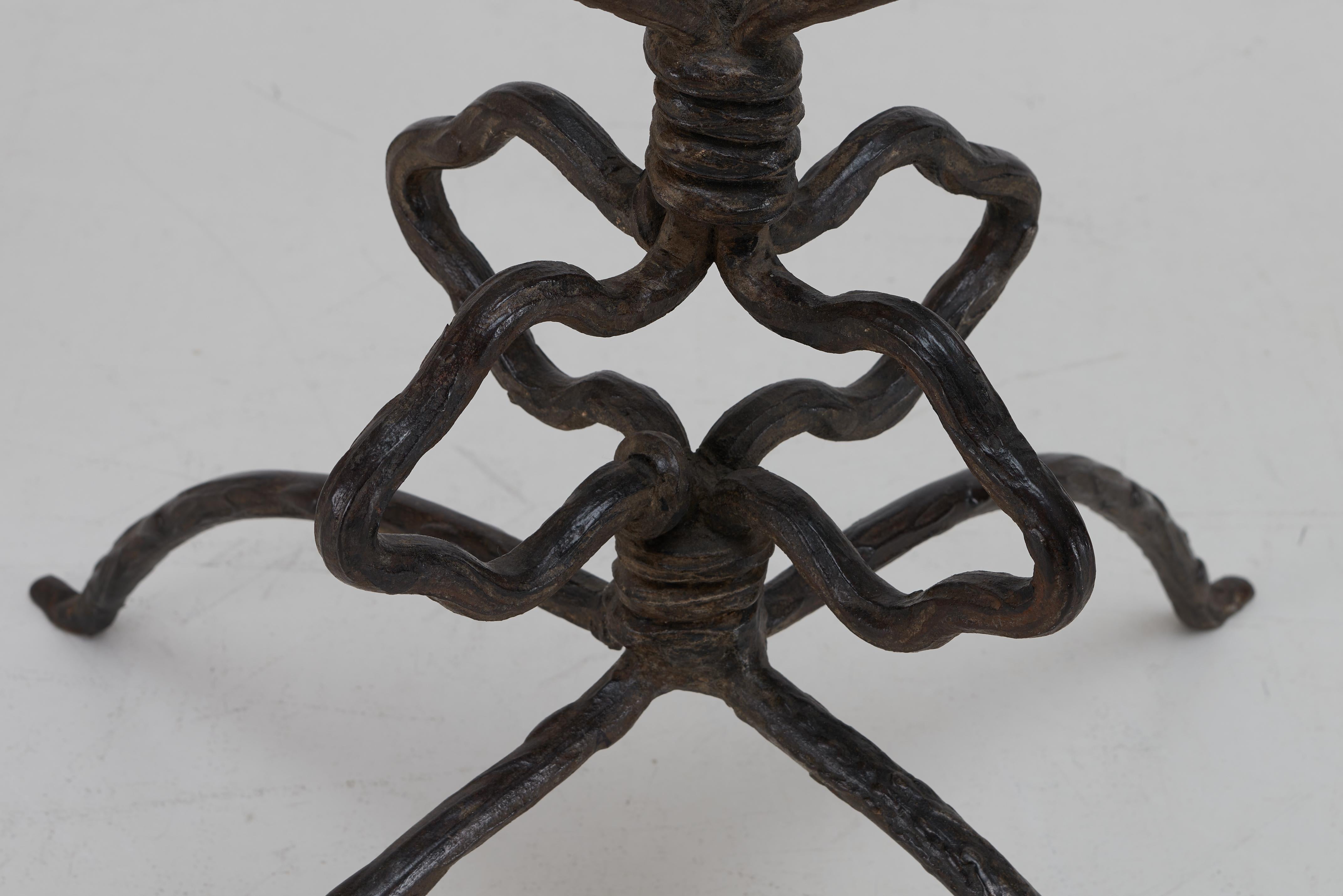 Années 1930 A Durenne Foundry  Table d'appoint en fer - Jean-Michel Frank Bon état - En vente à Uxbridge, GB