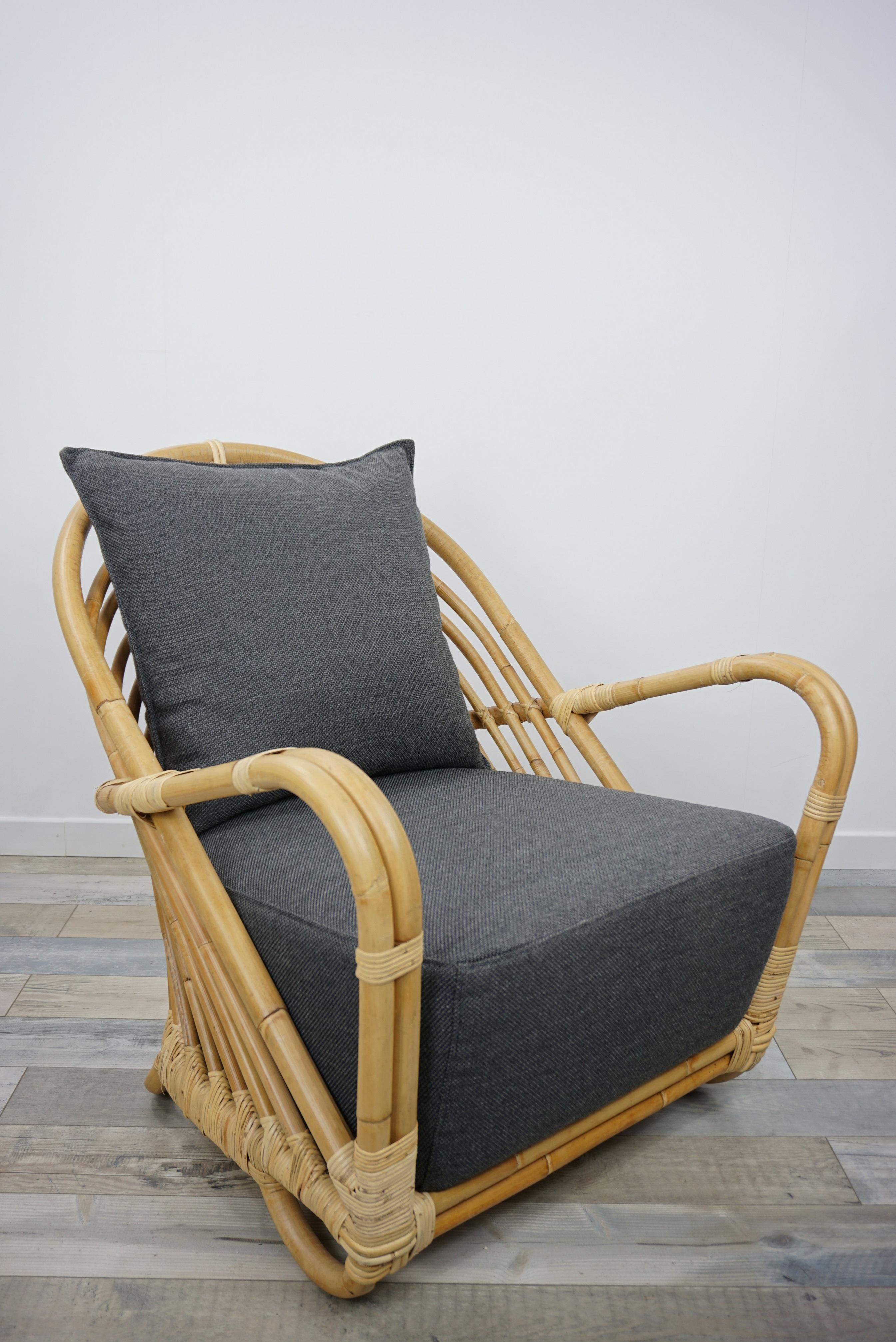 Vintage look and resolutely contemporary, this lounge armchair 