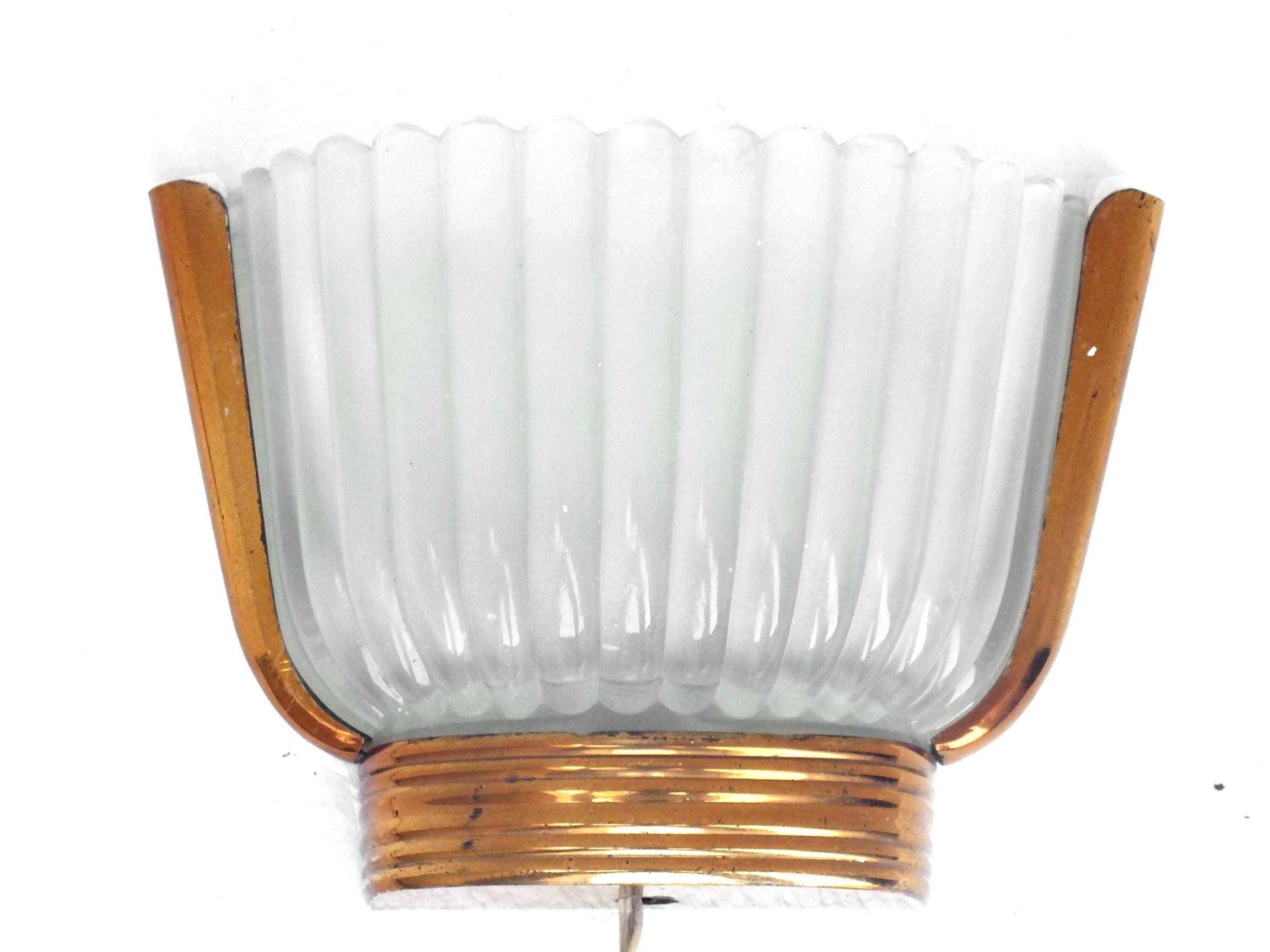 Art Deco 1930s Arrchimede Seguso Wall Lamp Deco Design in Glass and Brass For Sale
