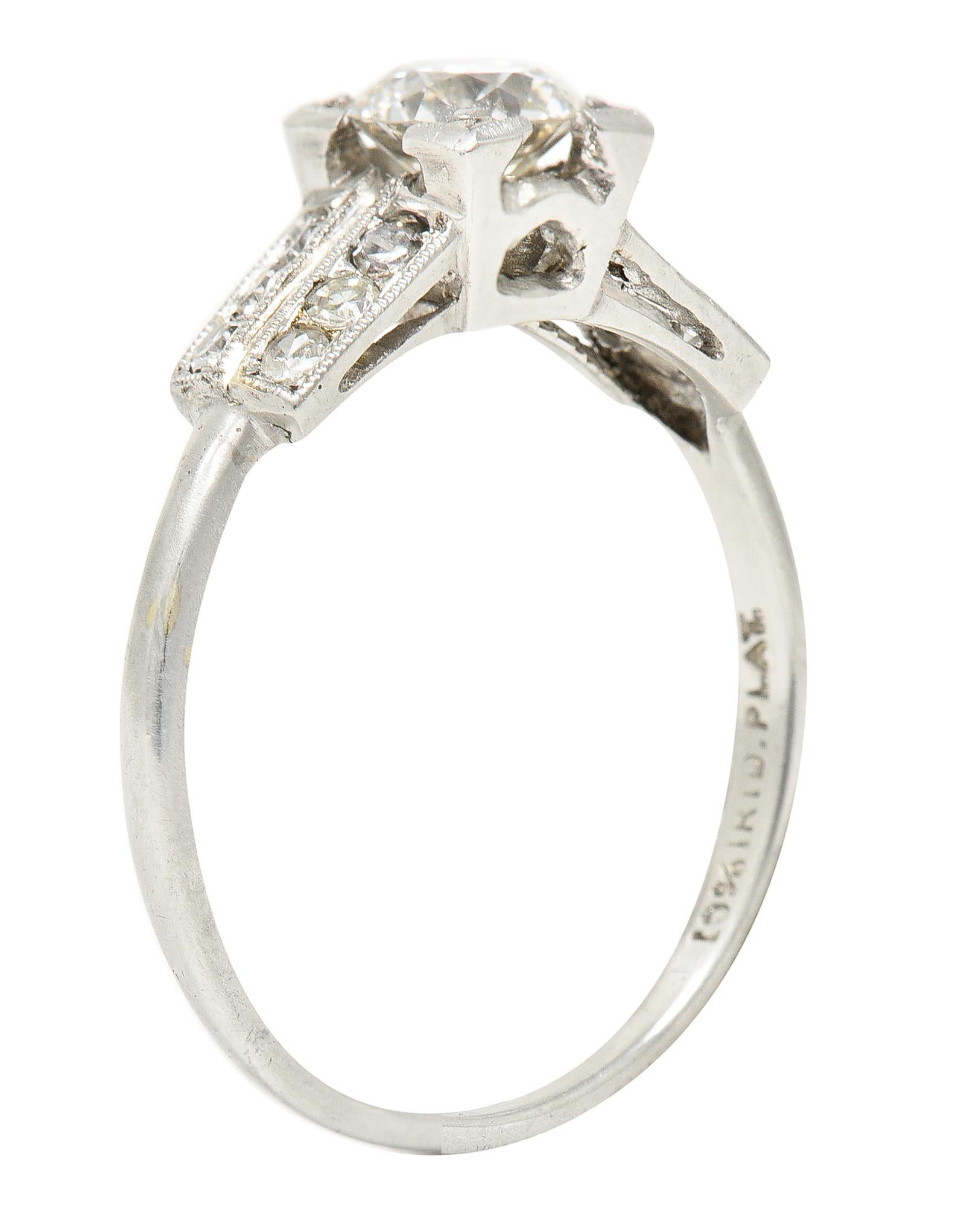 1930er Jahre Art Deco 0,65 Karat alter europäischer Diamant Platin Verlobungsring im Angebot 4