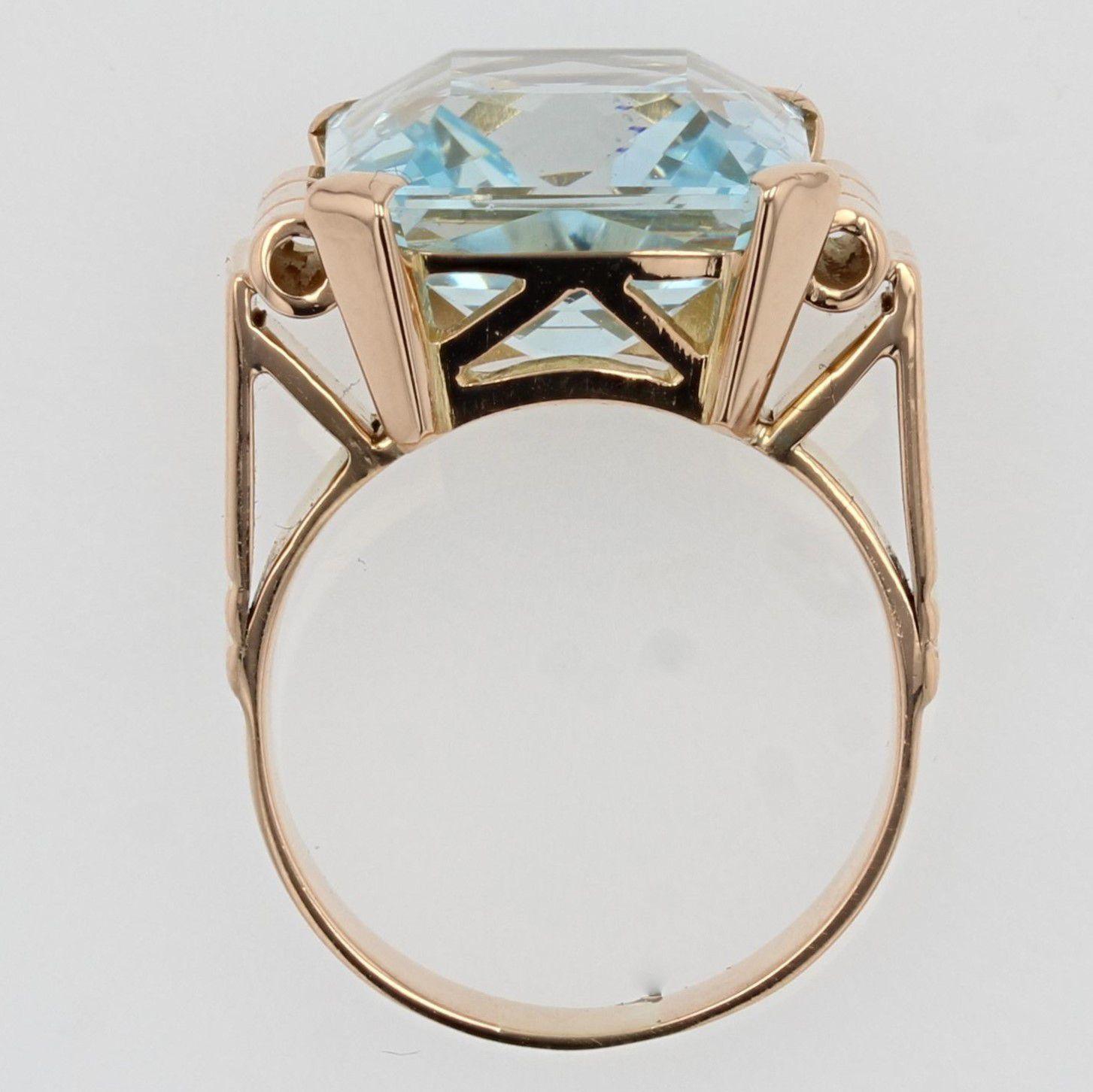 1930s Art Deco 10, 50 Carat Aquamarine 18 Karat Yellow Gold Ring 4