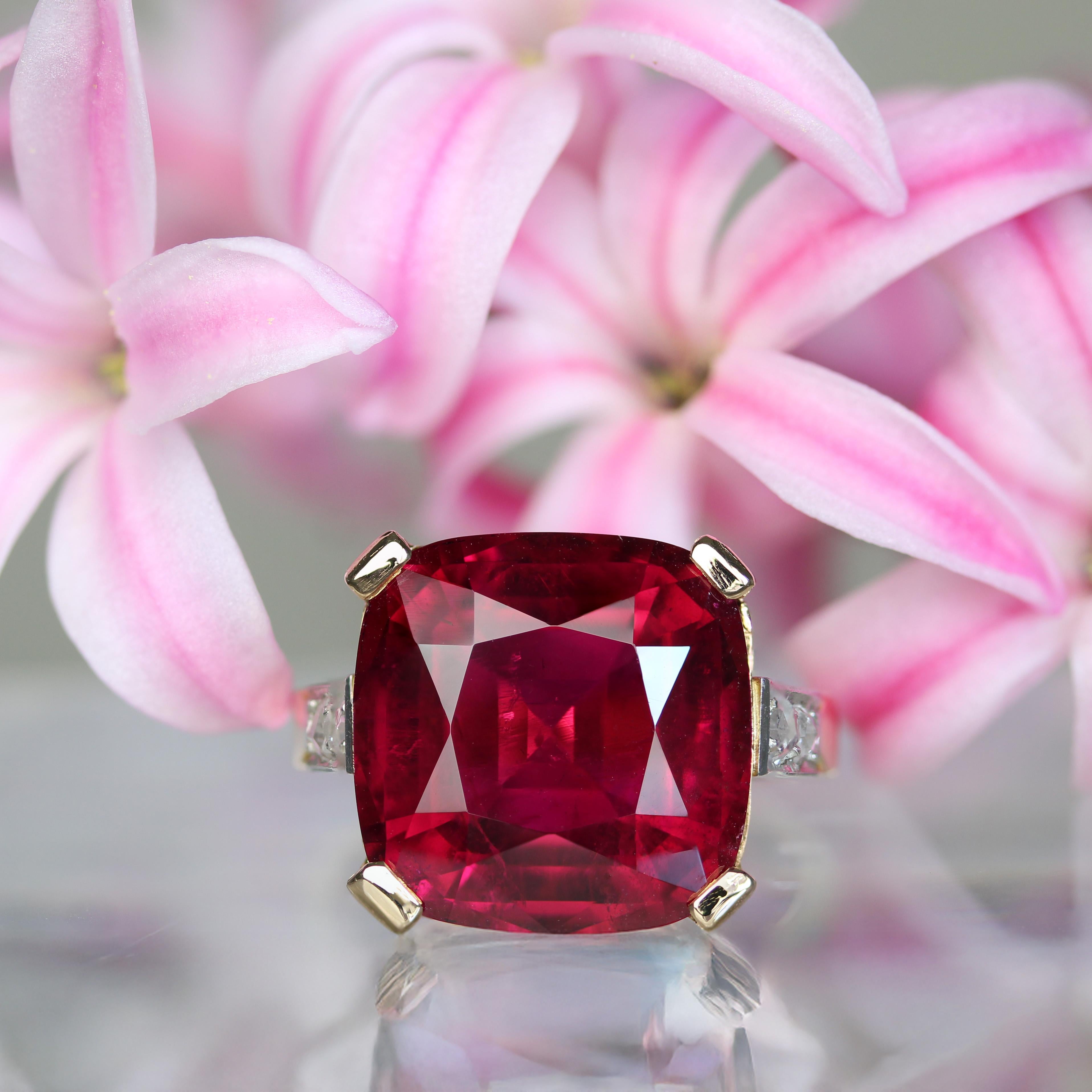 Cushion Cut 1930s Art Deco 11.70 Carats Cushion Tourmaline Diamonds 18 Karat Rose Gold Ring For Sale