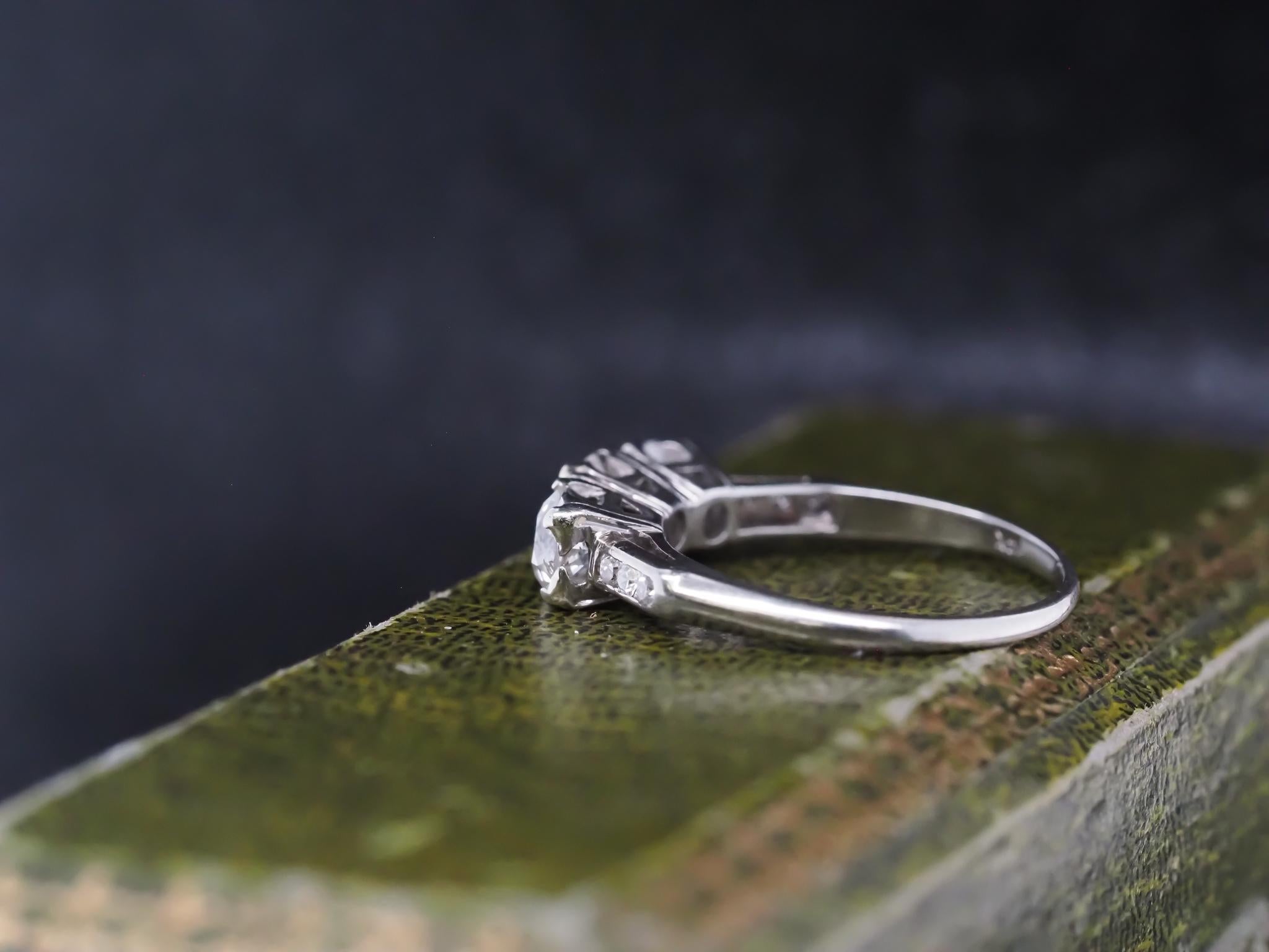 1930s Art Deco 1.50cttw 3 Stone Old European Diamond Ring For Sale 5