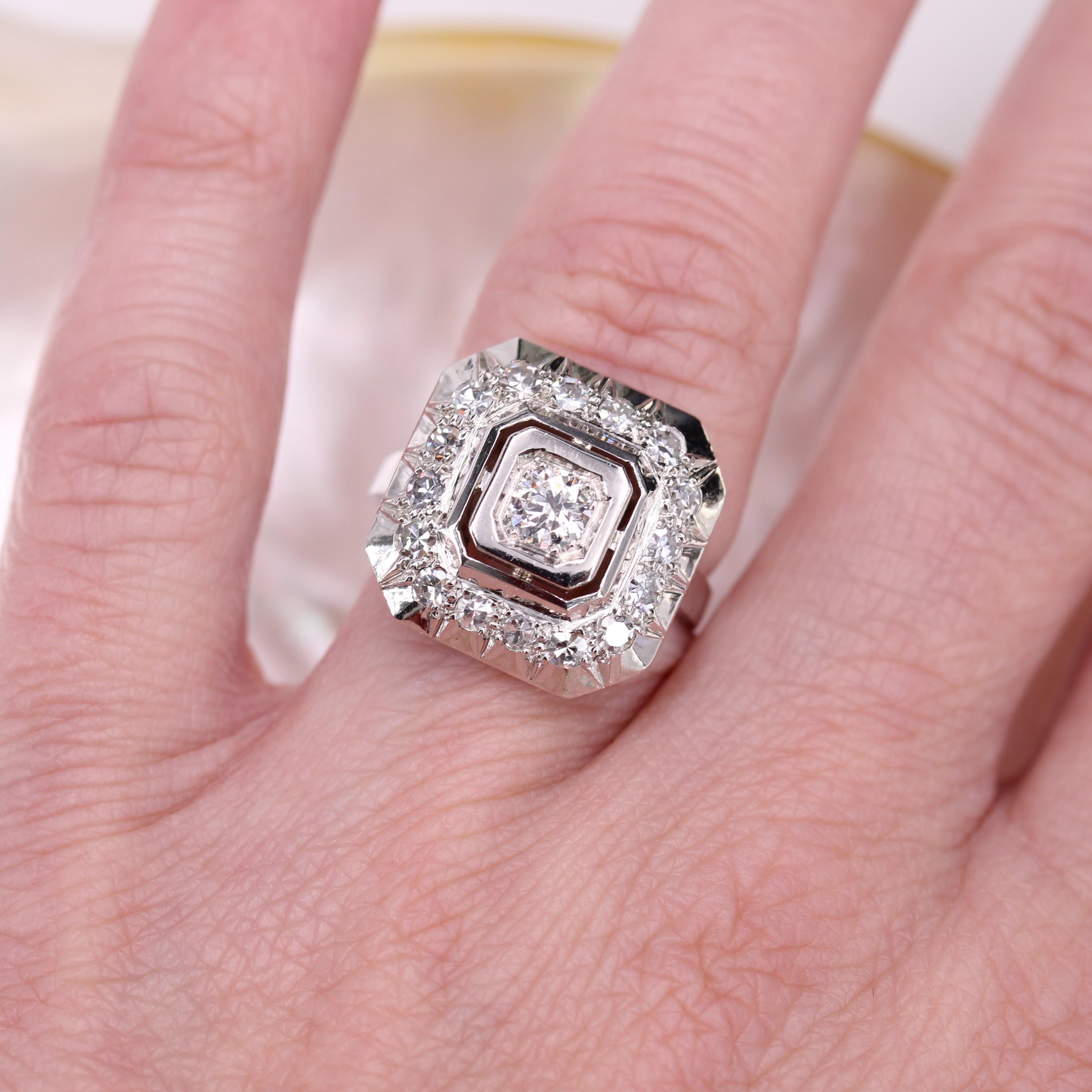 1930s Art Deco 18 Karat White Gold Diamond Squarred Ring For Sale 8