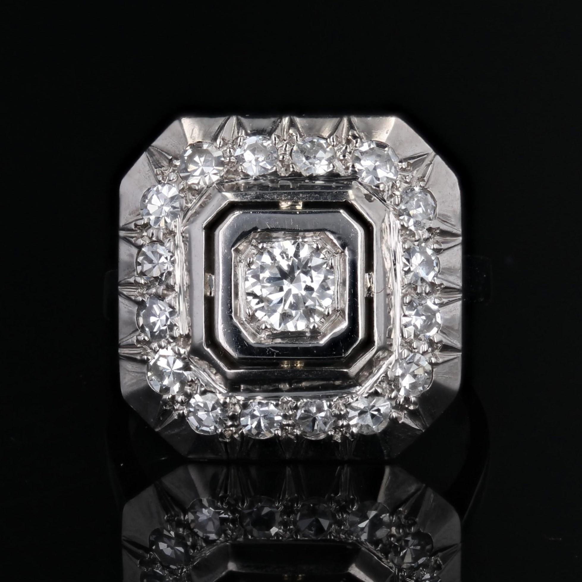 1930er Jahre Art Deco Quadratischer Ring aus 18 Karat Weißgold mit Diamanten im Zustand „Gut“ im Angebot in Poitiers, FR