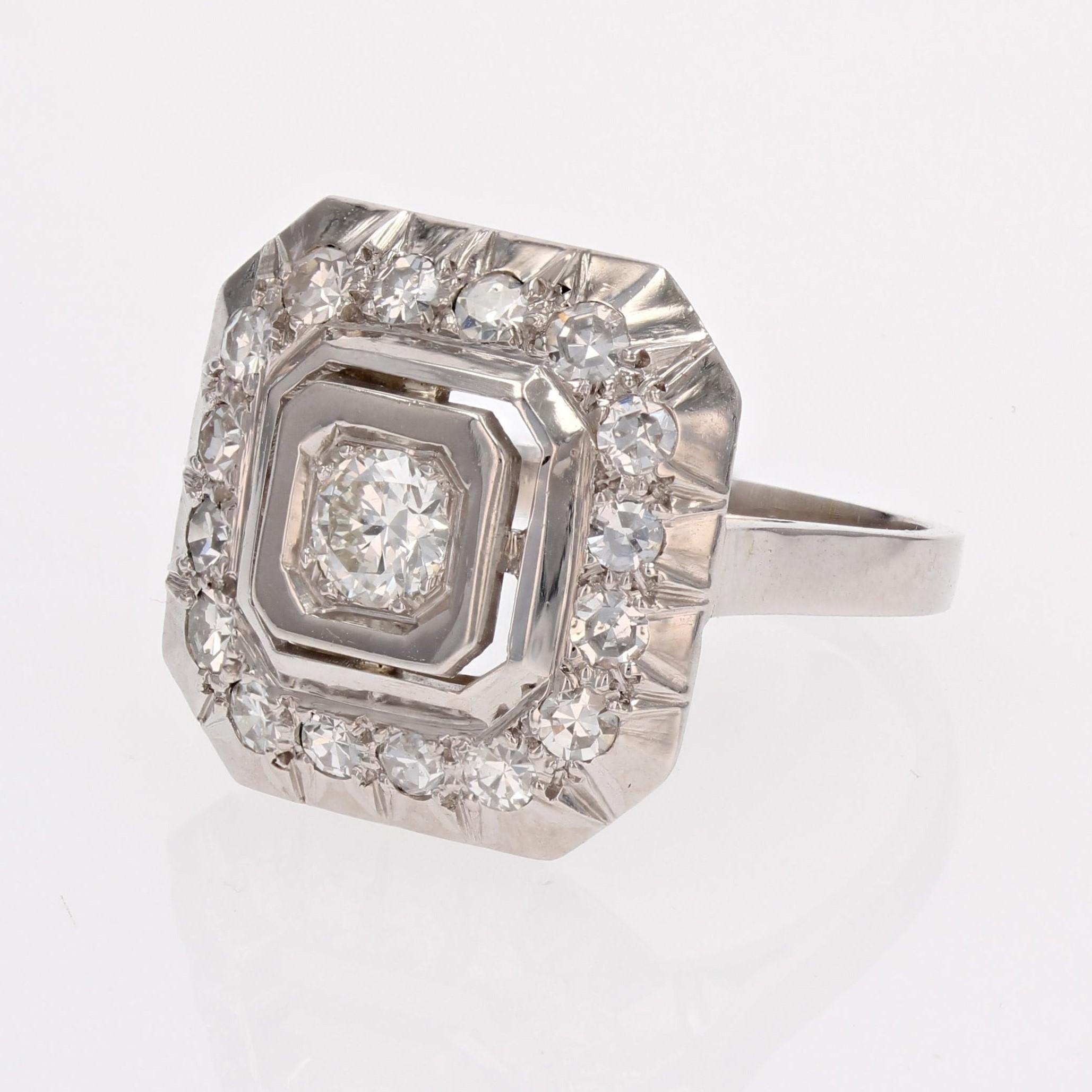 1930s Art Deco 18 Karat White Gold Diamond Squarred Ring For Sale 3