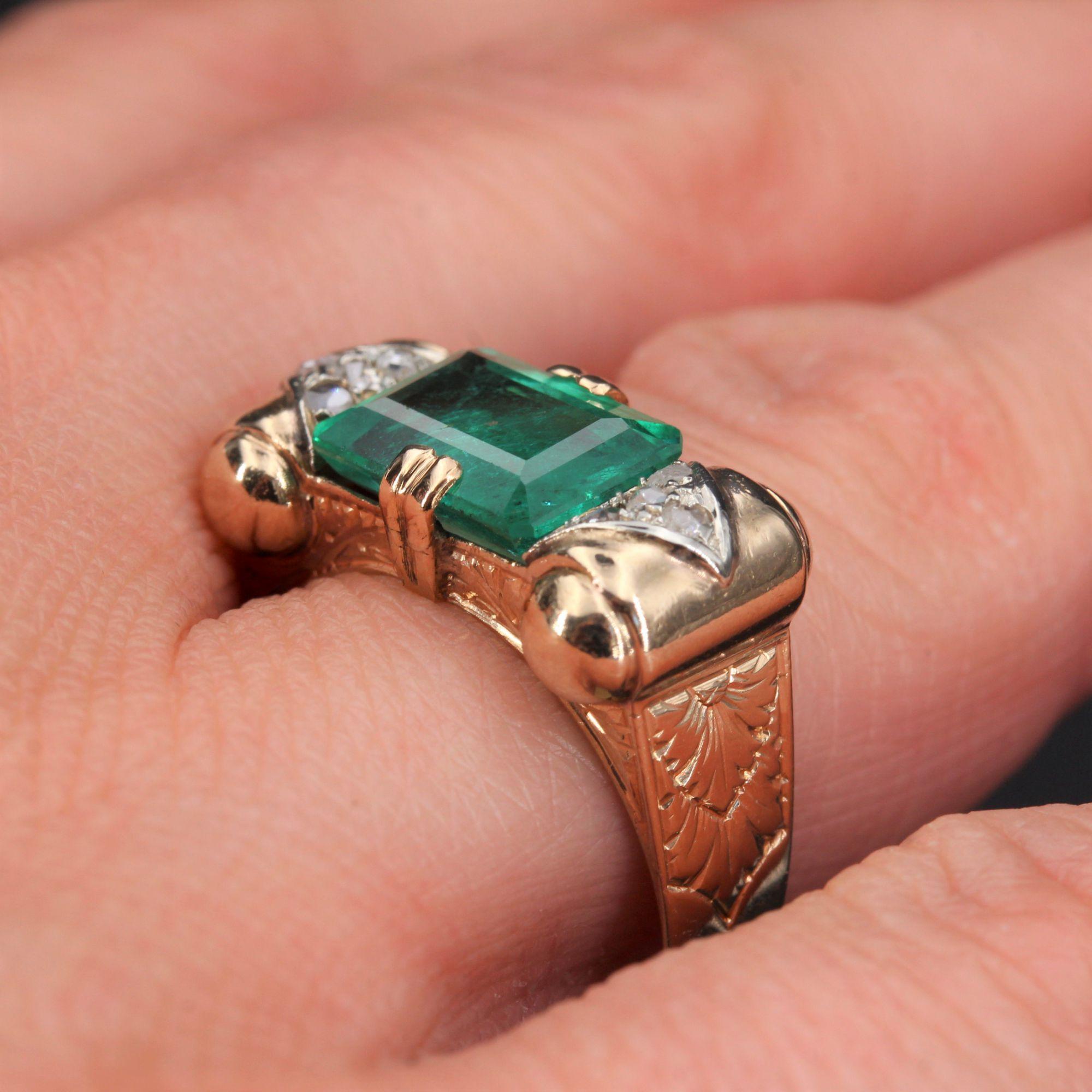 1930s Art Deco 3 Carat Emerald Diamonds 18 Karat Rose Gold Ring For Sale 6