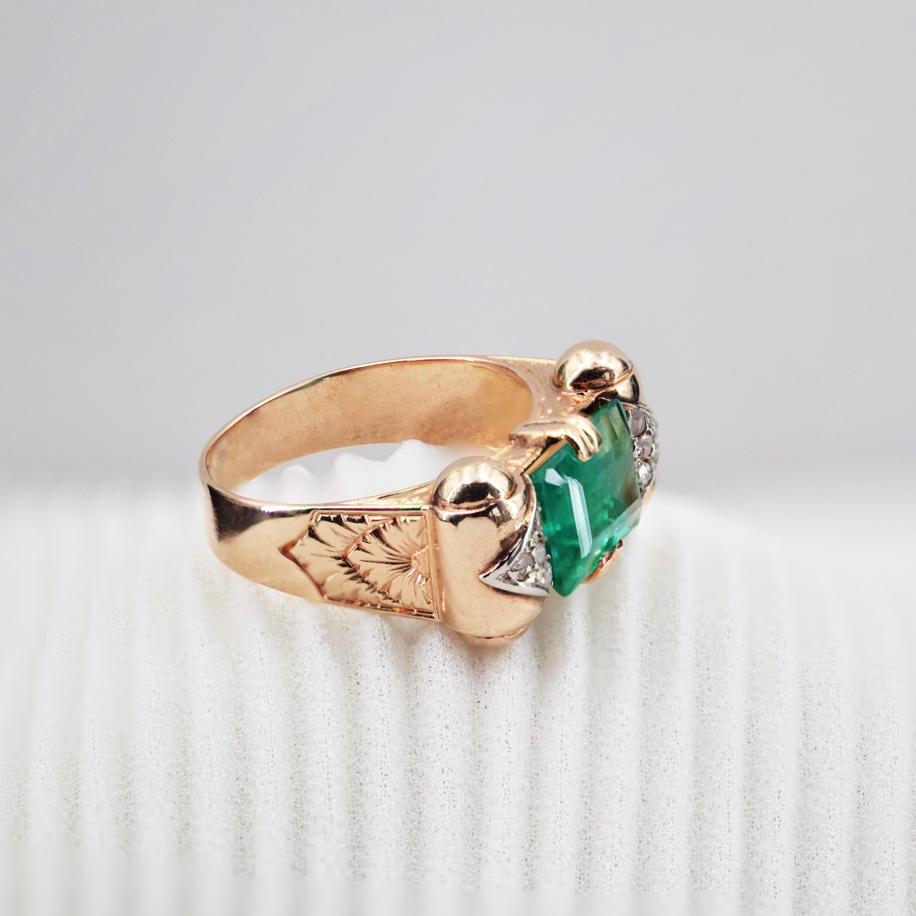 1930s Art Deco 3 Carat Emerald Diamonds 18 Karat Rose Gold Ring For Sale 8