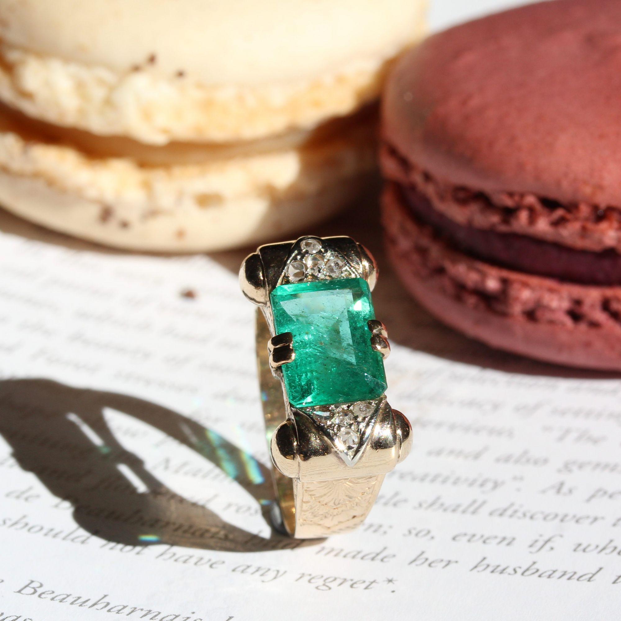 1930s Art Deco 3 Carat Emerald Diamonds 18 Karat Rose Gold Ring For Sale 12