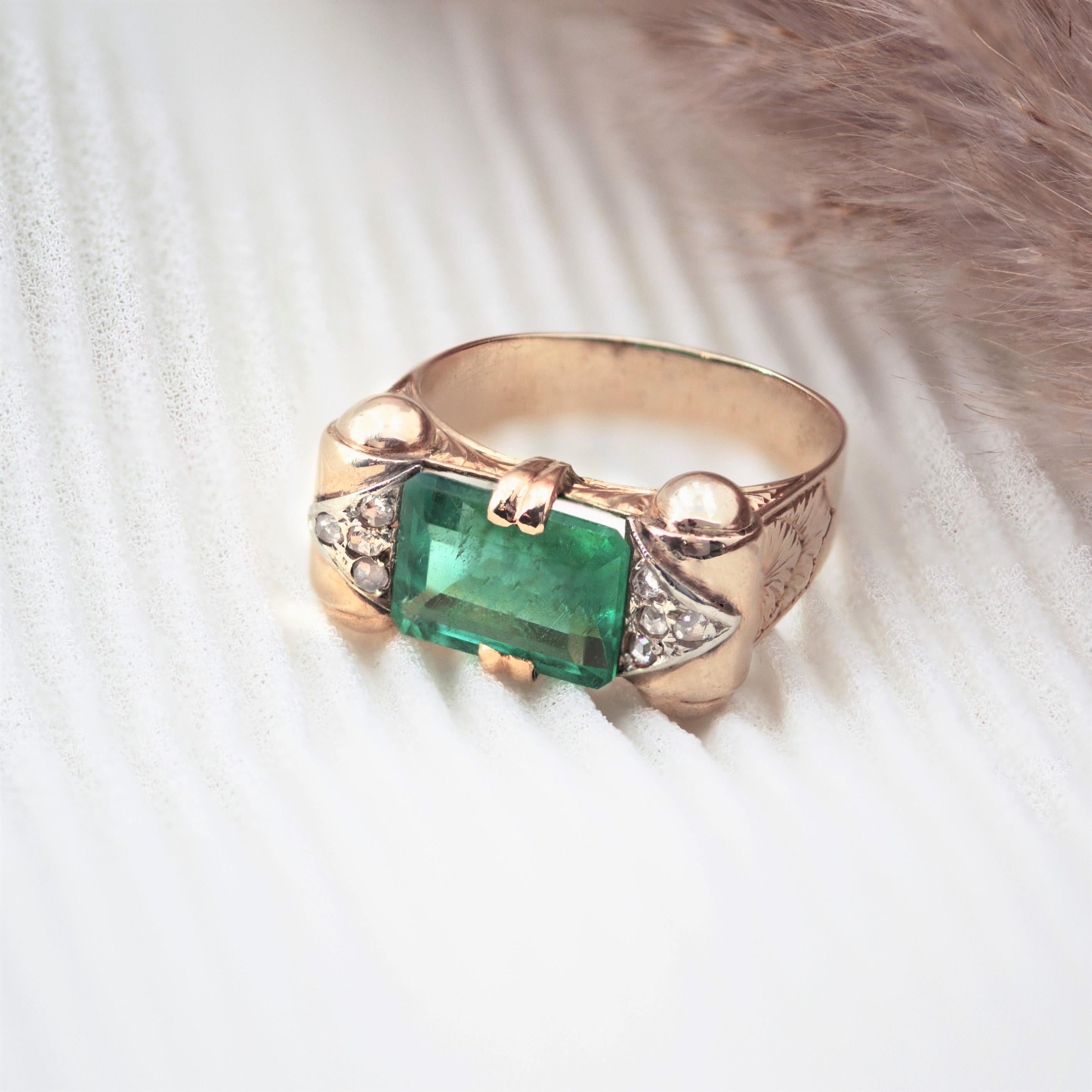 1930s Art Deco 3 Carat Emerald Diamonds 18 Karat Rose Gold Ring For Sale 14
