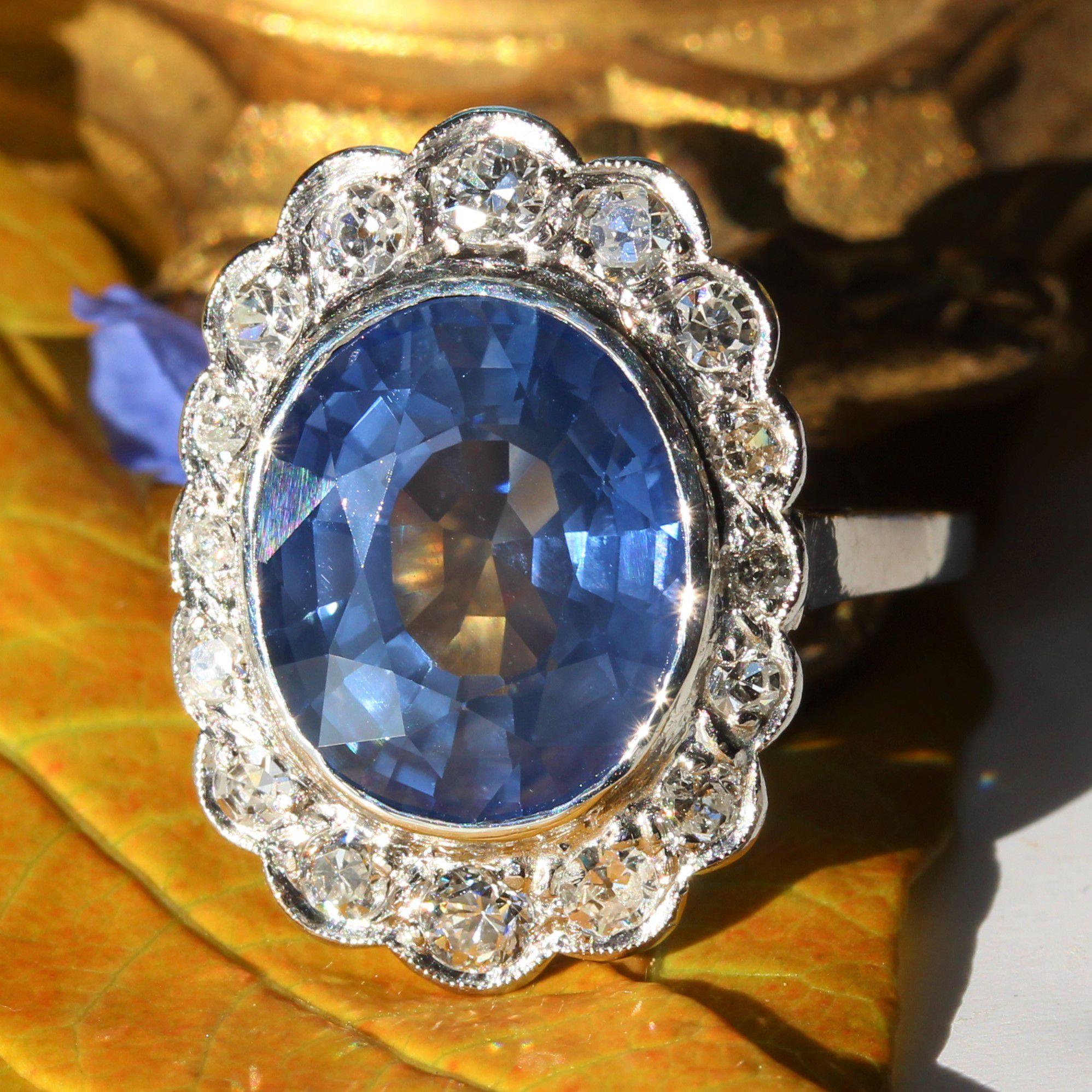 1930s Art Deco 5.80 Carat Sapphire Diamonds Platinum 18 Karat White Gold Ring For Sale 6