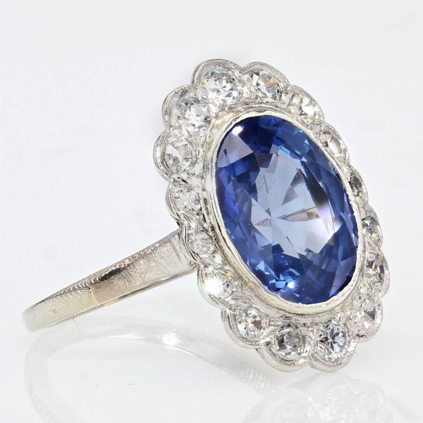 1930s Art Deco 5.80 Carat Sapphire Diamonds Platinum 18 Karat White Gold Ring For Sale 4