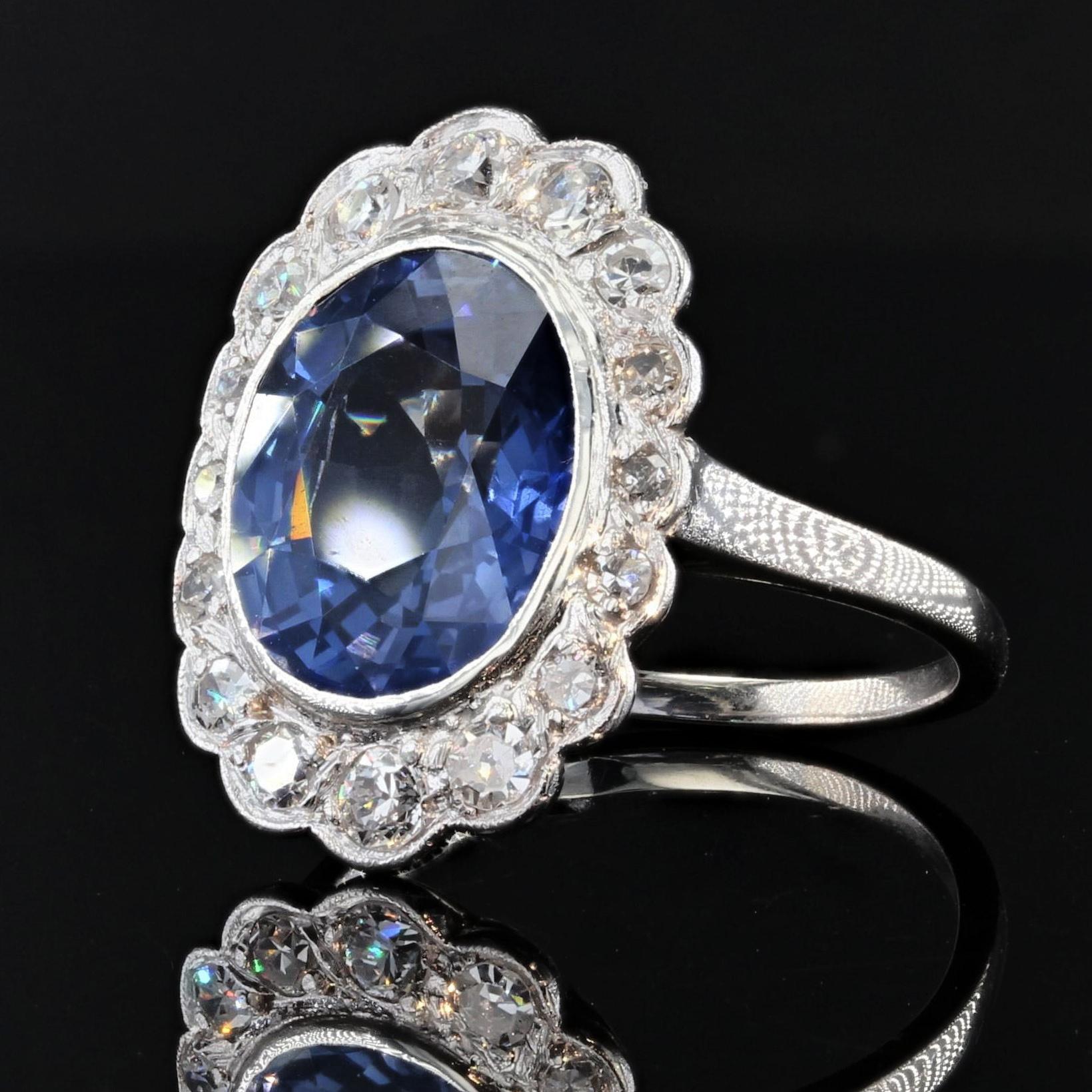 1930s Art Deco 5.80 Carat Sapphire Diamonds Platinum 18 Karat White Gold Ring In Excellent Condition For Sale In Poitiers, FR