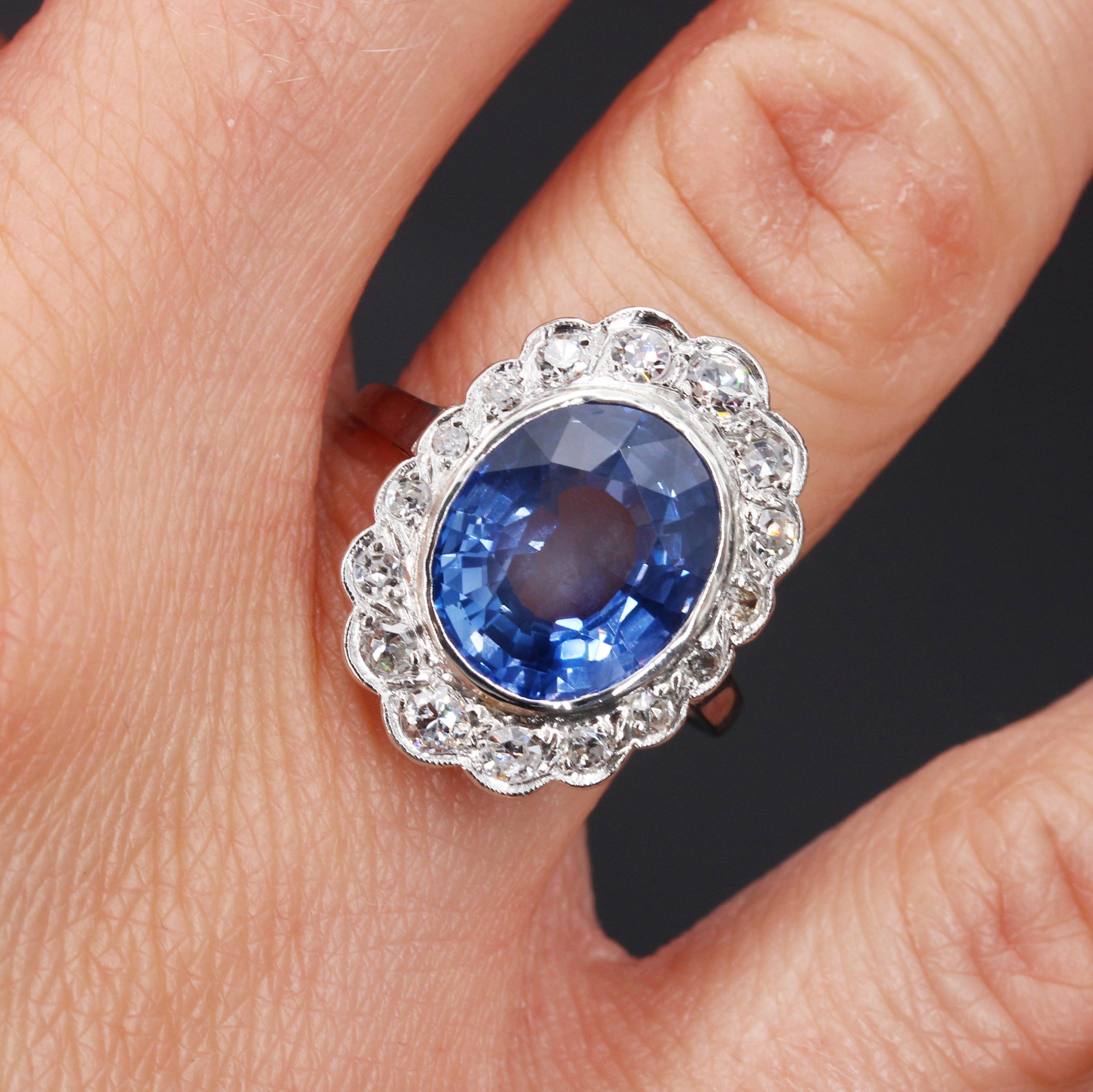 Women's 1930s Art Deco 5.80 Carat Sapphire Diamonds Platinum 18 Karat White Gold Ring For Sale
