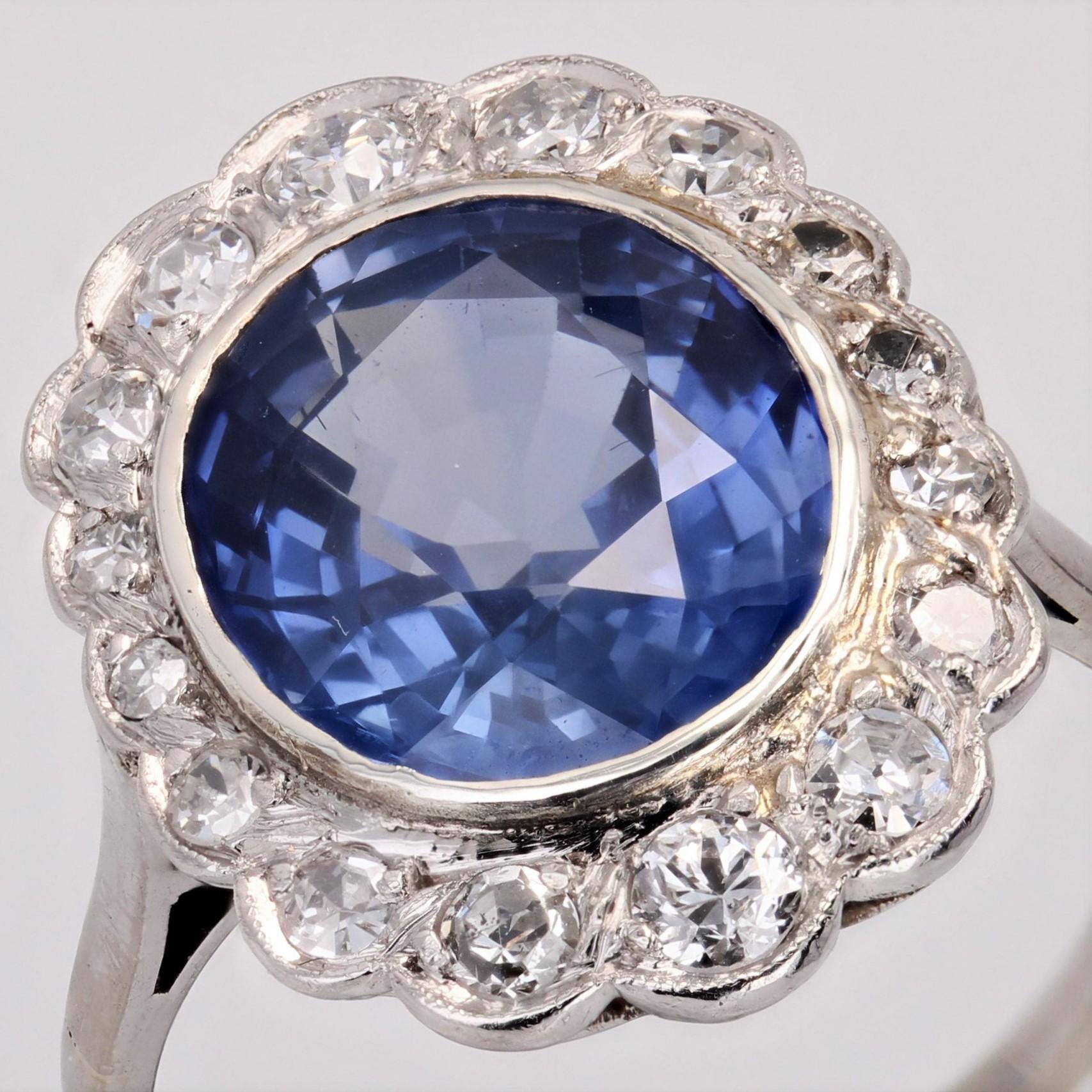 1930s Art Deco 5.80 Carat Sapphire Diamonds Platinum 18 Karat White Gold Ring For Sale 2