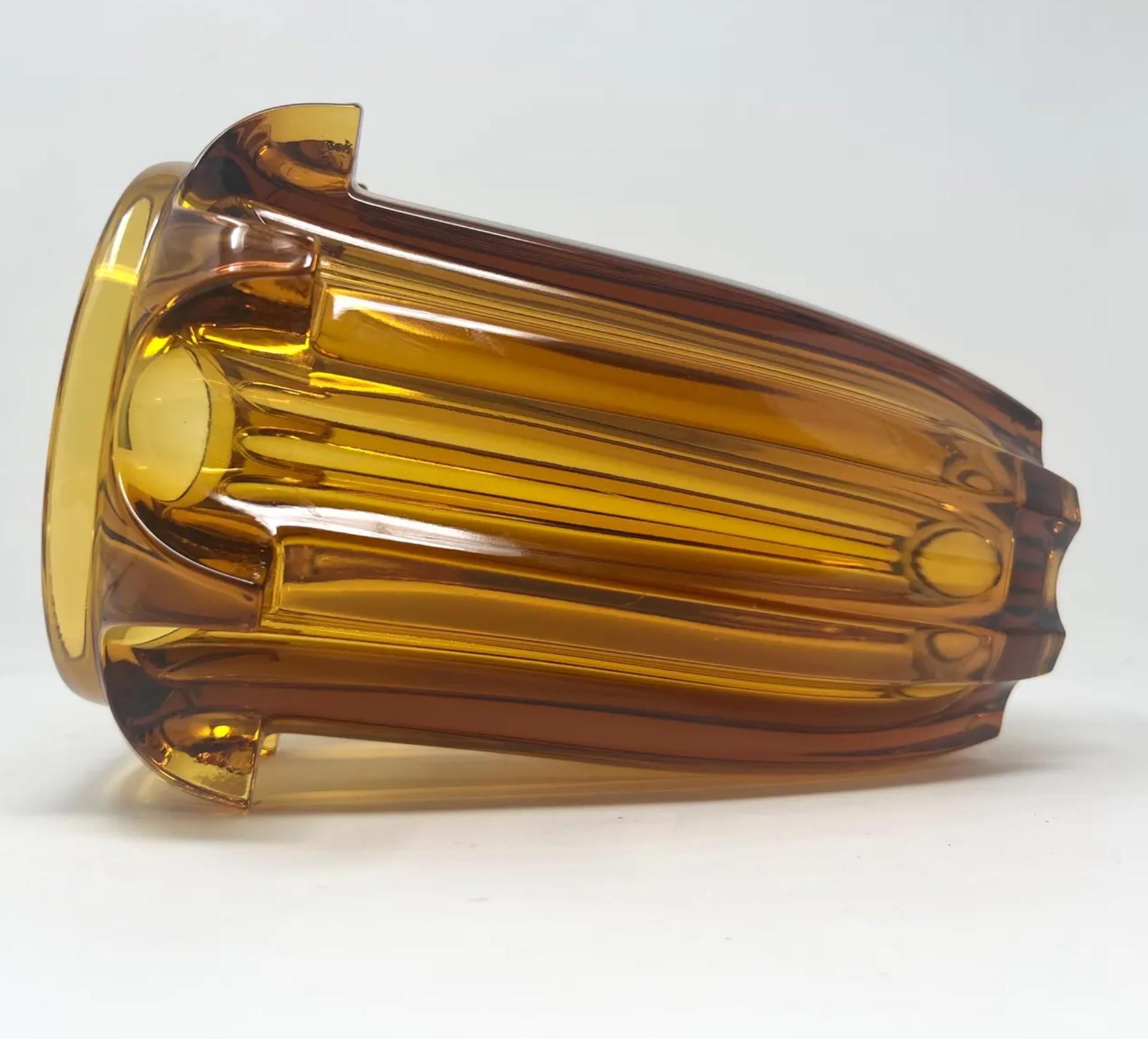 1930s Art Deco Amber Glass Vase by Rudolf Schrötter for Moser en venta 2