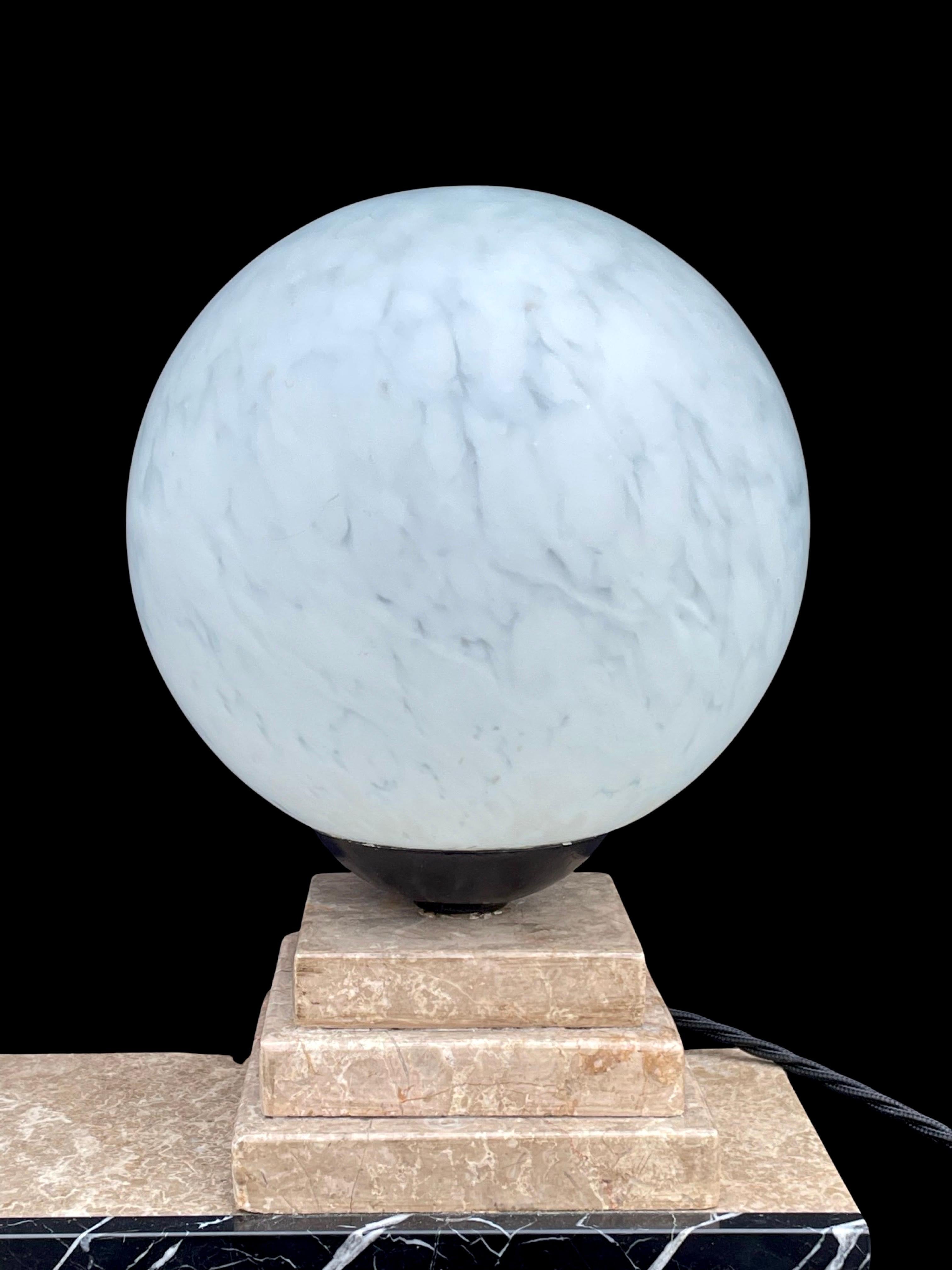 Luz nocturna de antílope Art Decó de 1930 en Excelente estado para la venta en London, GB