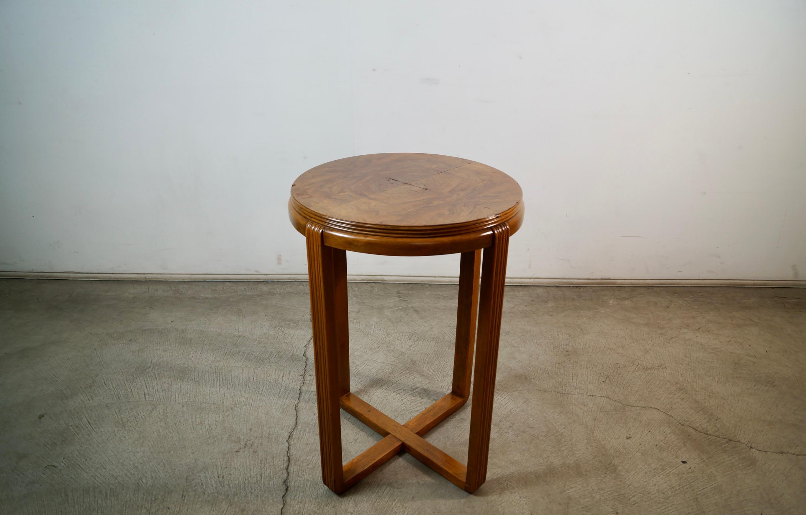 1930's Art Deco Architektonische Wurzelholz Beistelltisch / Pedestal (amerikanisch) im Angebot