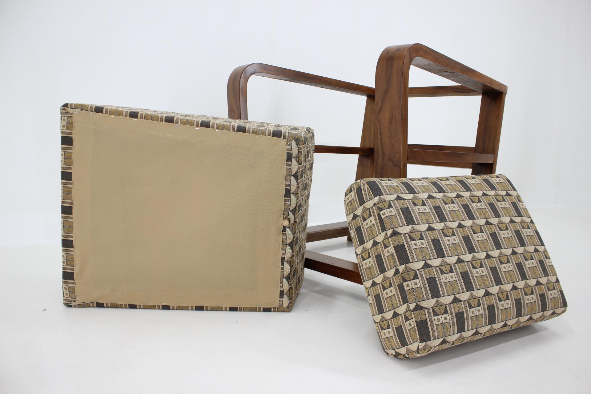 1930s Art Deco Armchair in Walnut and Backhausen Fabric, Czechoslovakia  For Sale 5