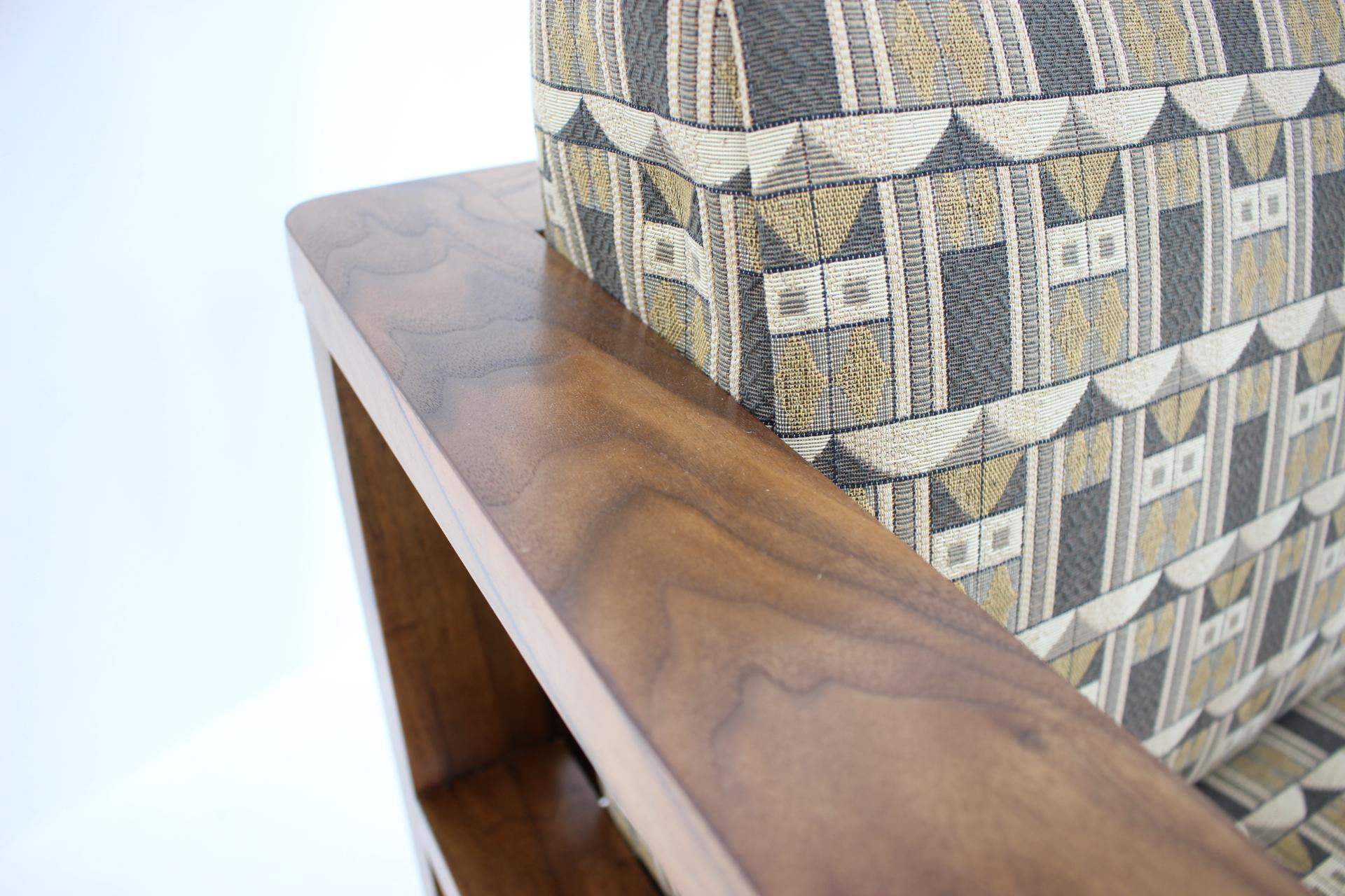 1930s Art Deco Armchair in Walnut and Backhausen Fabric, Czechoslovakia  For Sale 9