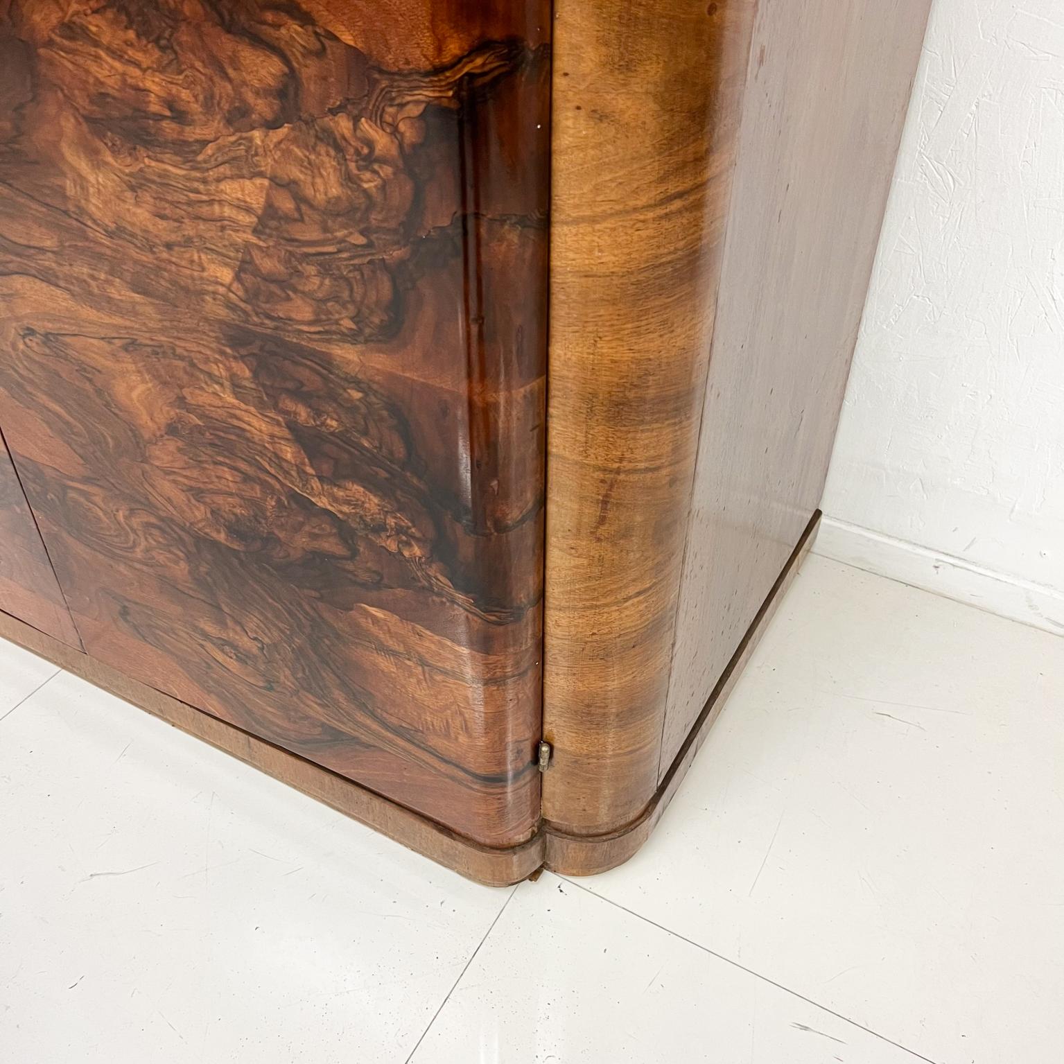 1930s Art Deco Armoire Fine Wardrobe Dresser Cabinet in Lacquered Burlwood Italy In Good Condition In Chula Vista, CA