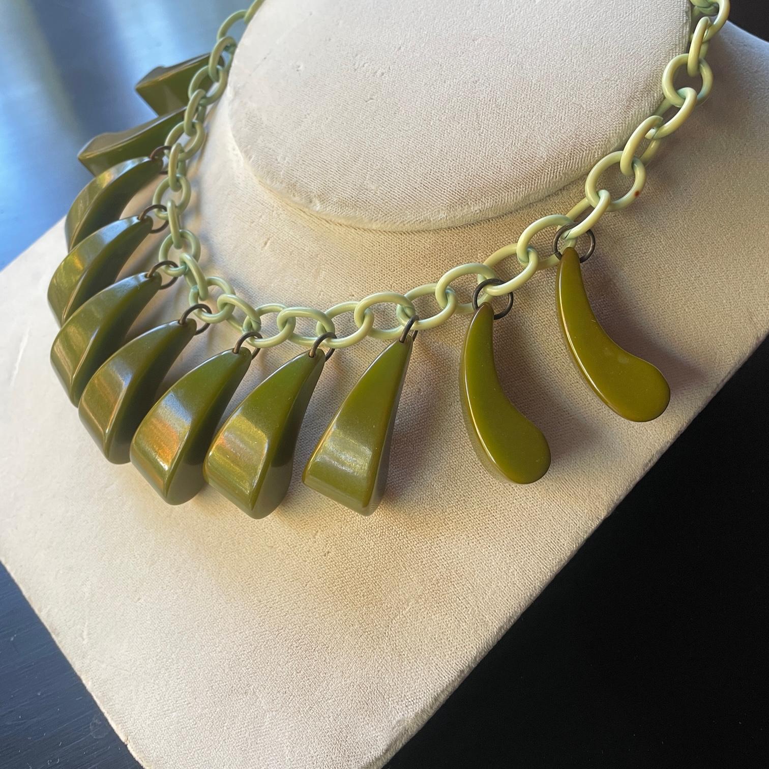 Hand-Crafted 1930s Art Deco Bakelite + Celluloid Linked Necklace Dark Green Arching Dangles For Sale